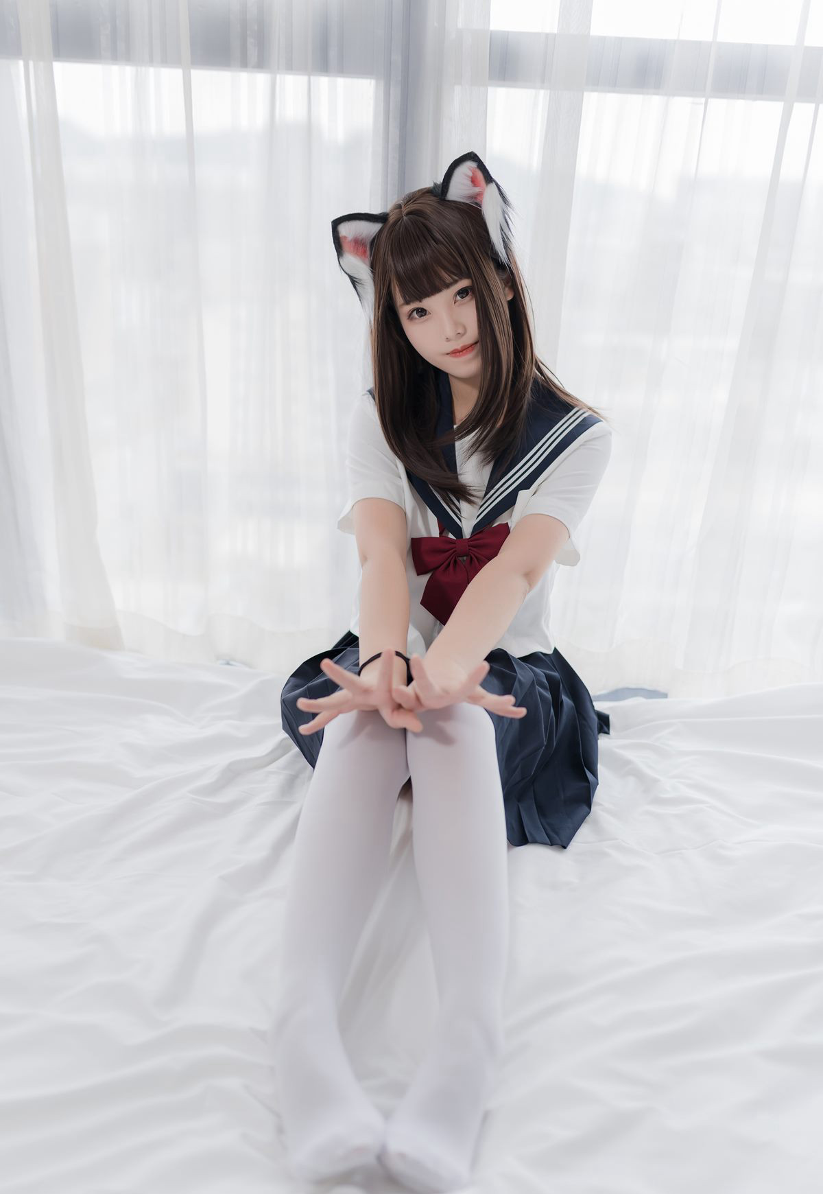 蜜汁猫裘COSPLAY极品白丝学生装性感超短裙美腿写真
