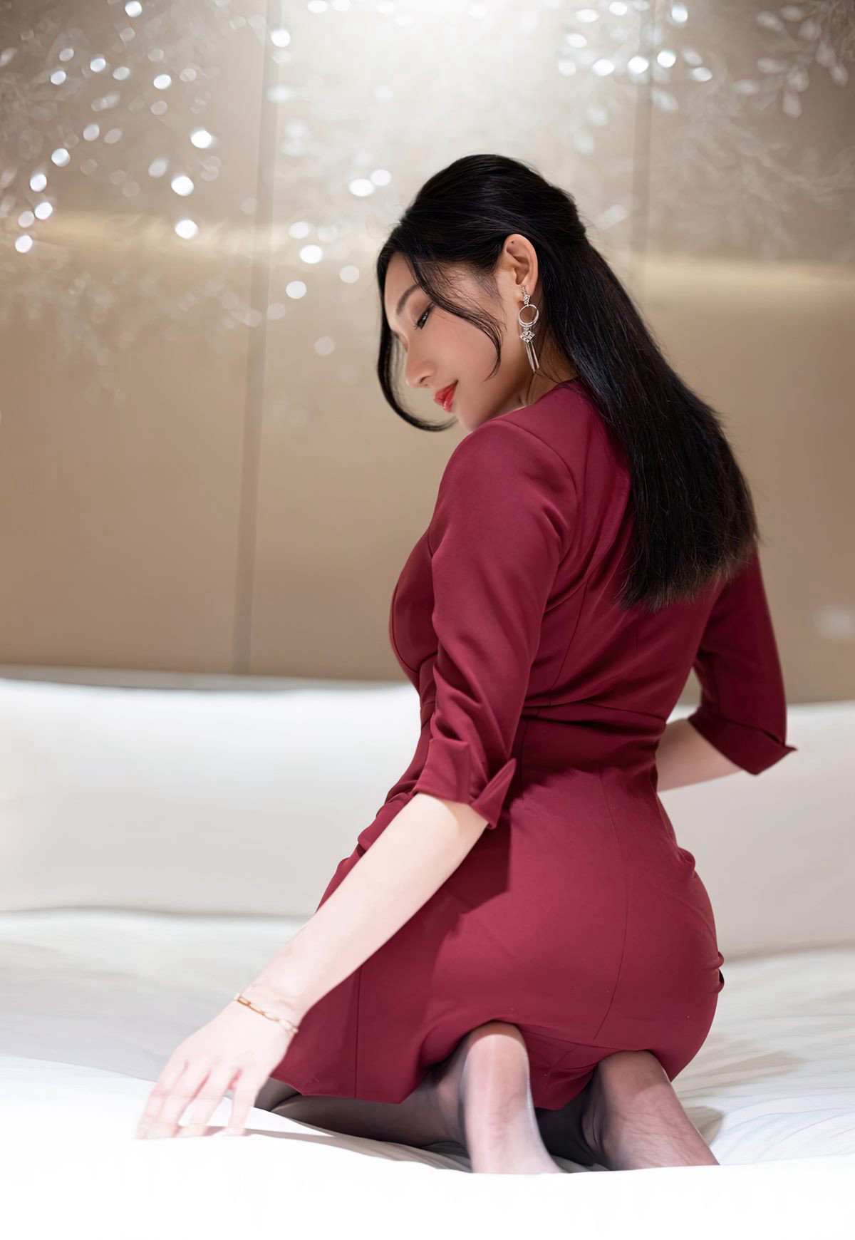 爱蜜社小狐狸超薄黑丝完美美腿性感秘书酒店脱丝袜人图艺术