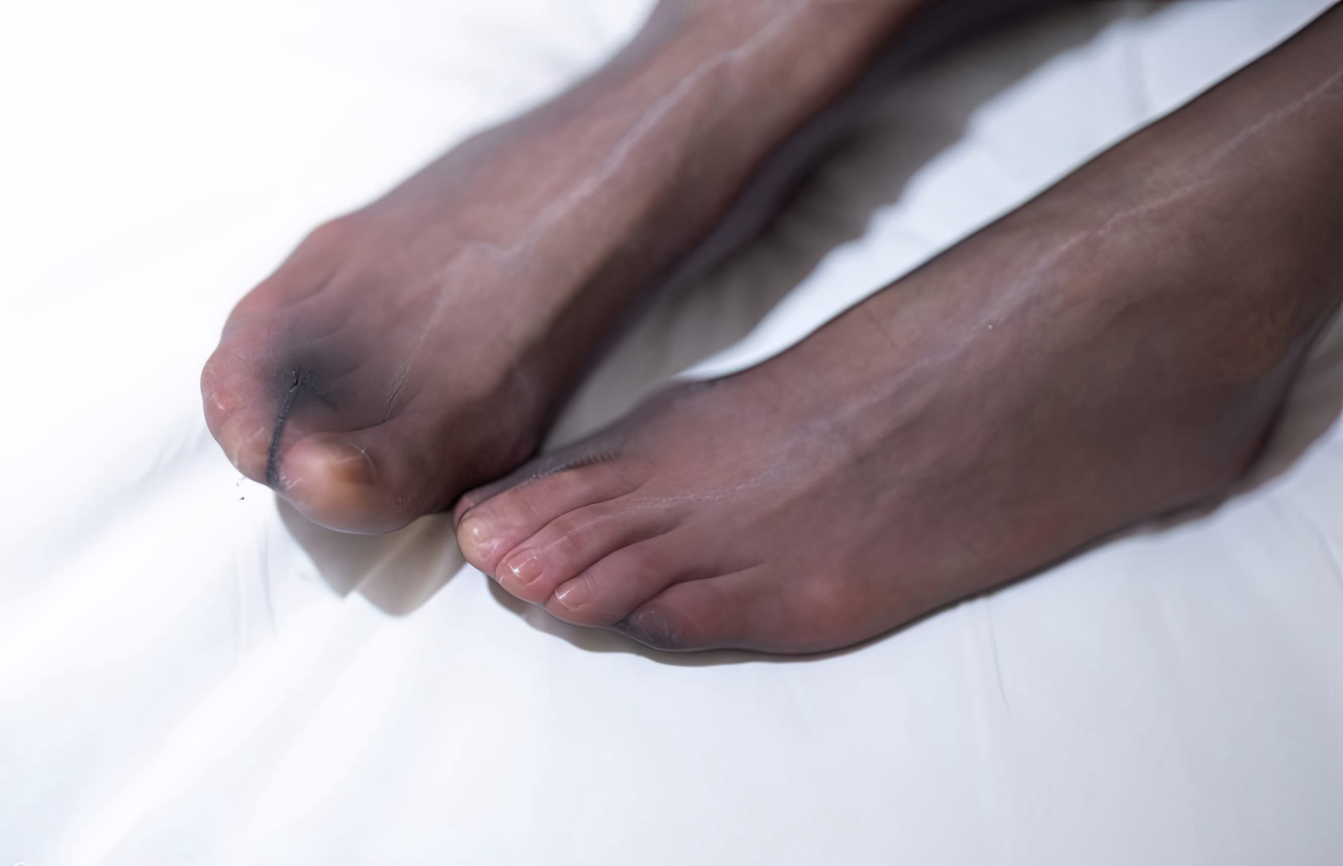 爱蜜社小狐狸超薄黑丝完美美腿性感秘书酒店脱丝袜人图艺术