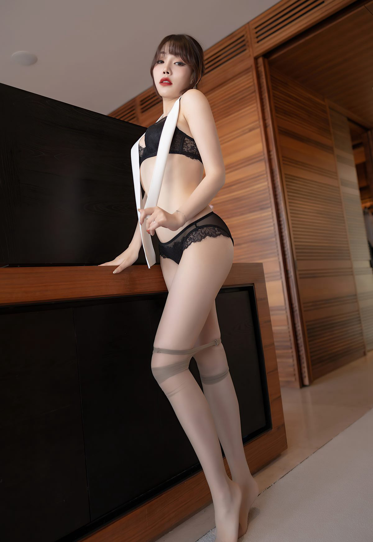 芝芝Booty美臀高清大图极品肉丝高跟玉足美腿熟女少妇