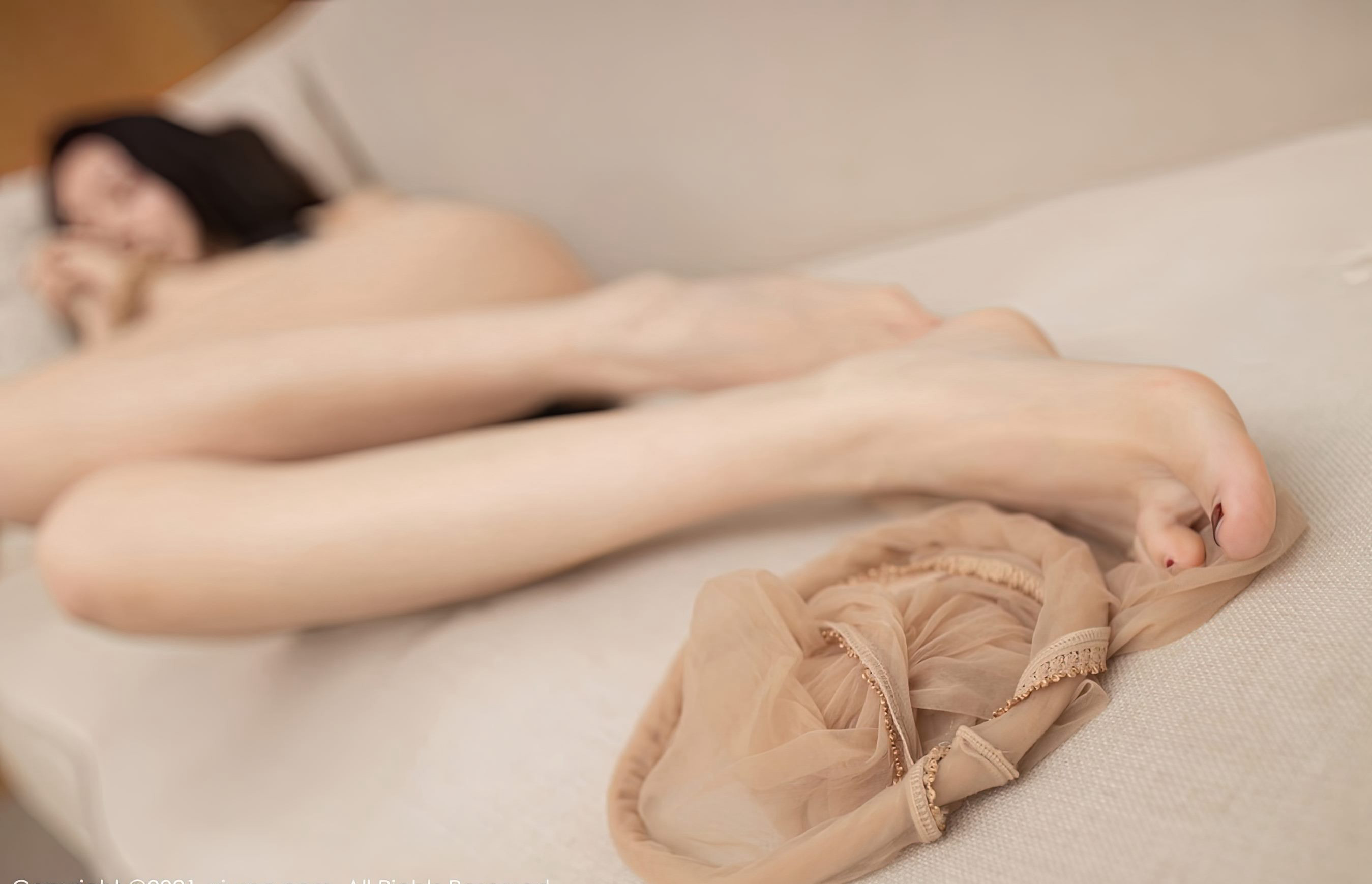 安然Maleah丝袜制服诱惑制服肉丝袜极品超诱惑少妇美腿