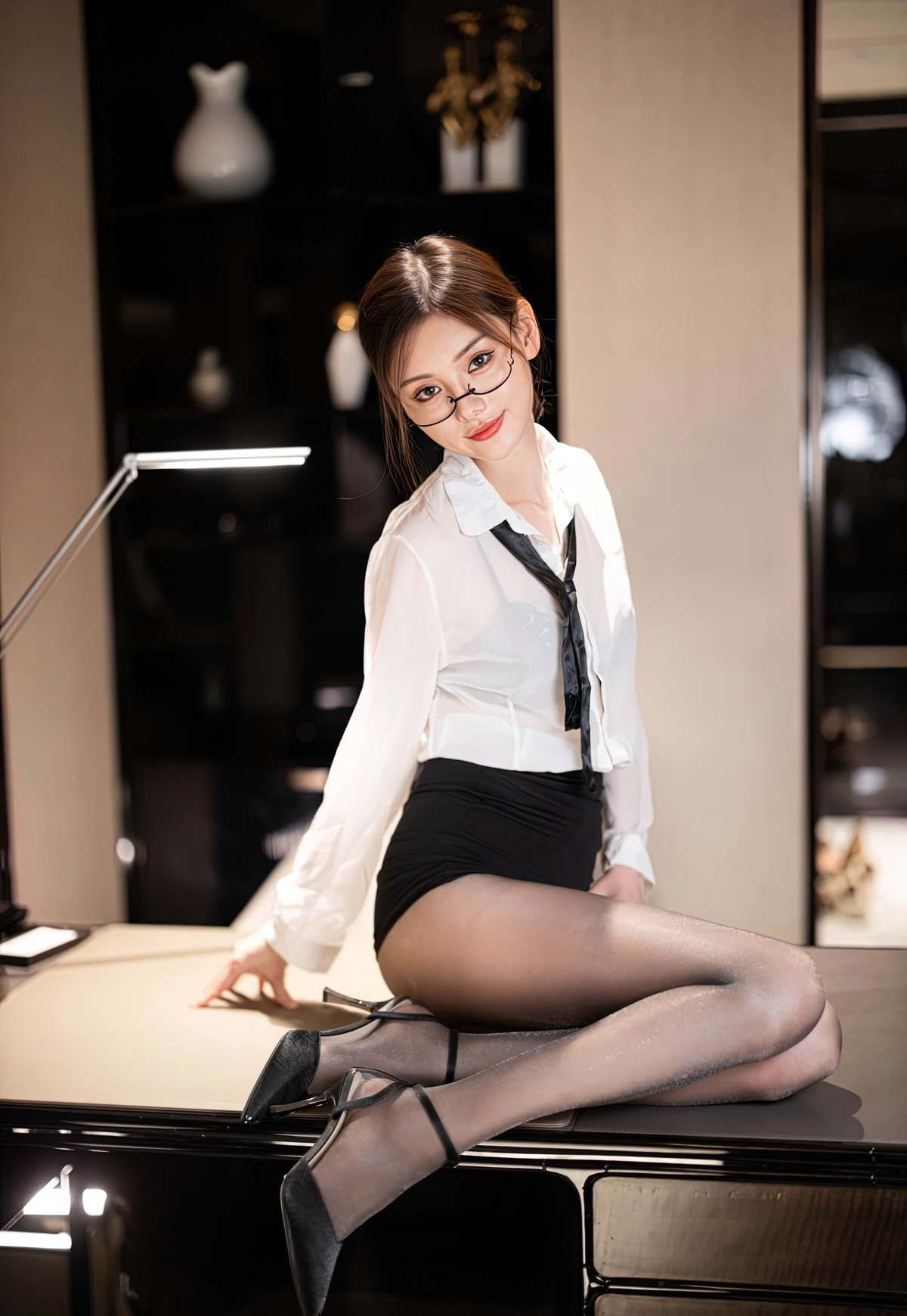 小夕制服诱惑眼镜美少妇艳妇雪白细嫩的艳妇黑丝袜高跟