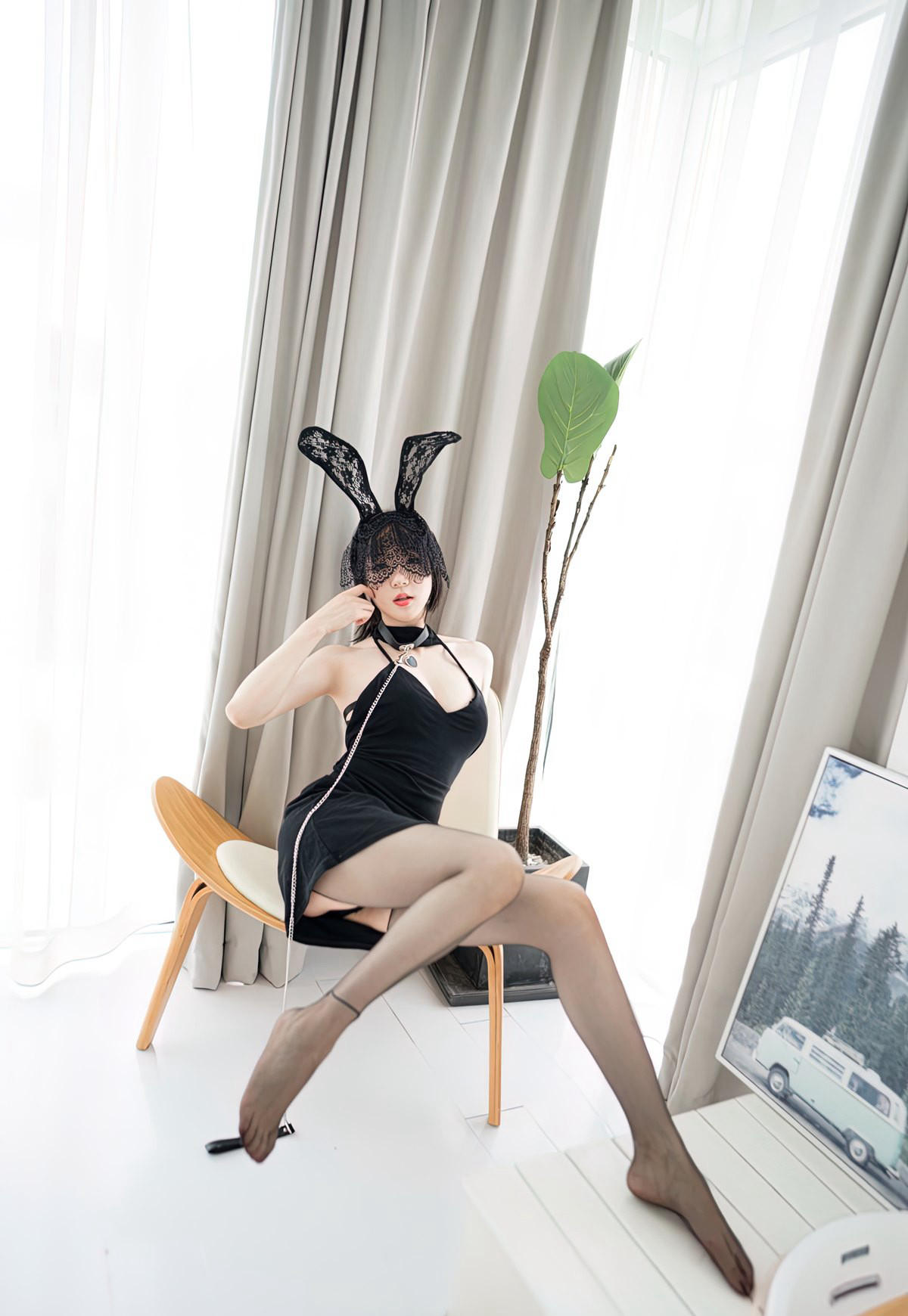 性感丰满白嫩大胸兔女郎诱惑黑丝开档丝袜美腿丰满美少妇