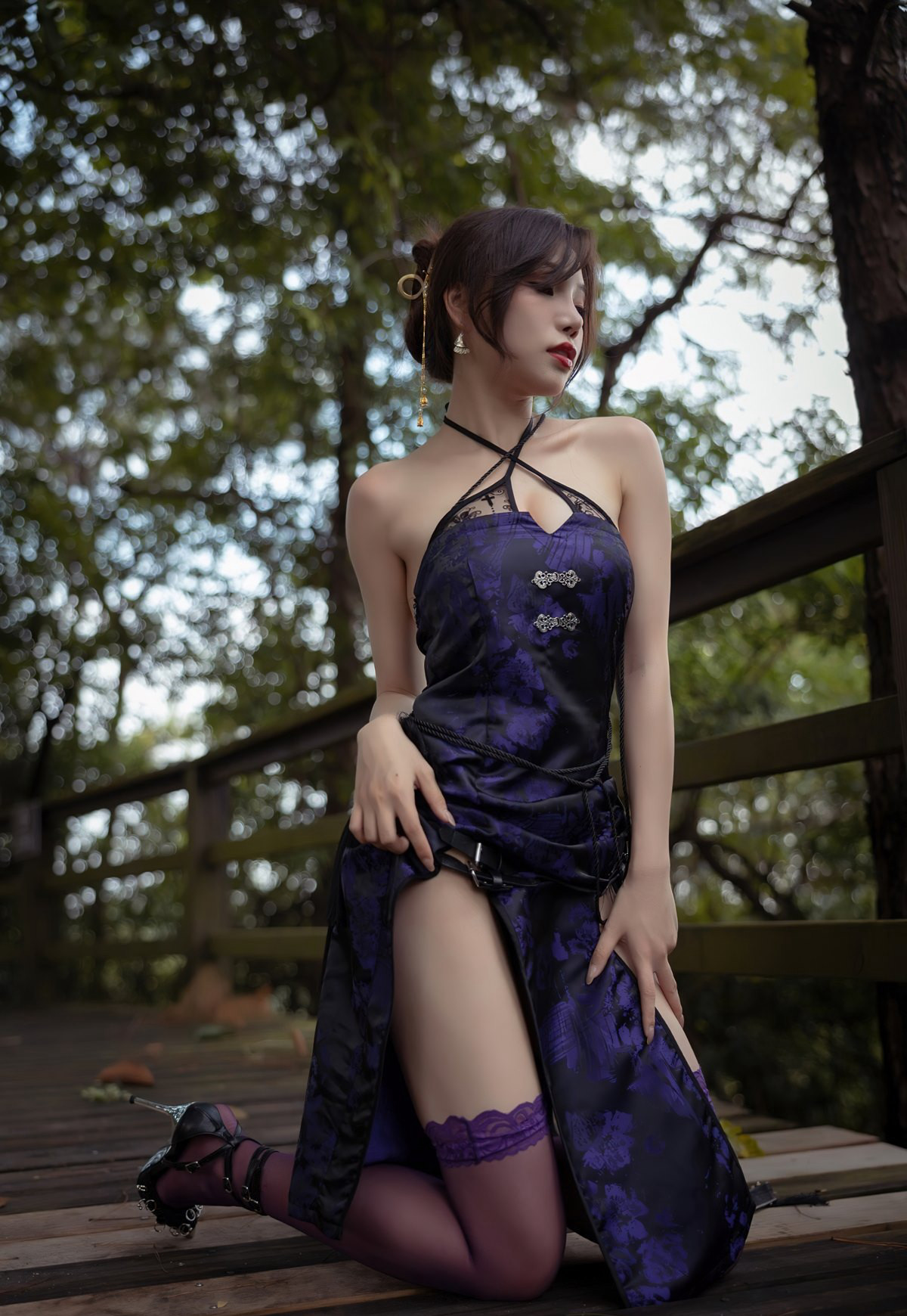 芝芝极品旗袍性感紫色丝袜极品美臀丁字裤诱惑美腿高跟