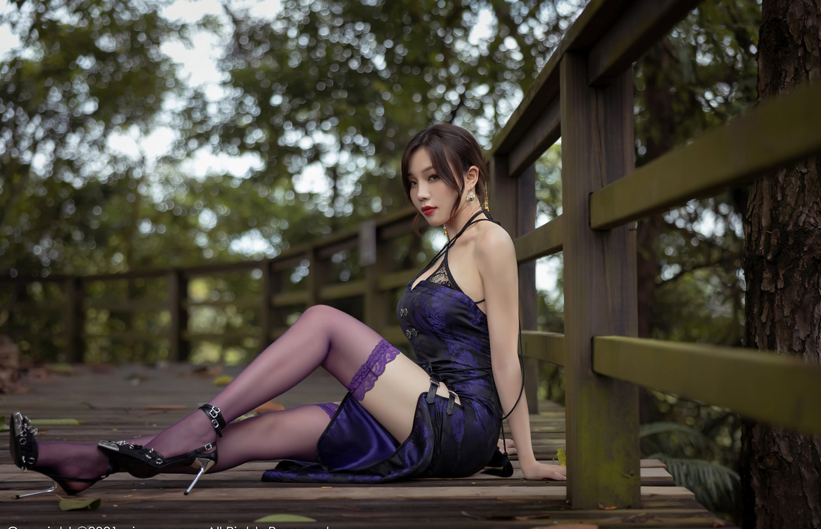 芝芝极品旗袍性感紫色丝袜极品美臀丁字裤诱惑美腿高跟