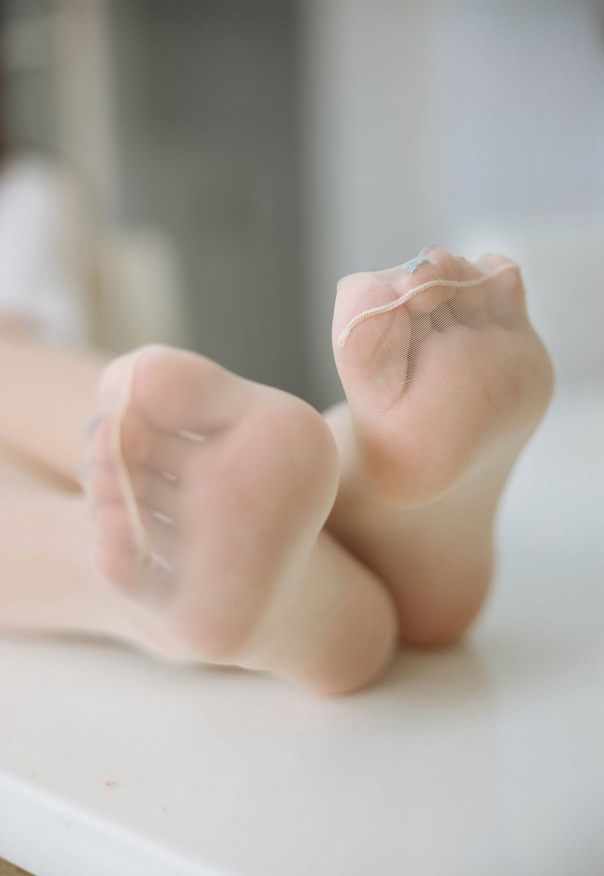 可乐Vicky丰满白嫩大腿性感肉丝玉足高跟性感丝袜无内