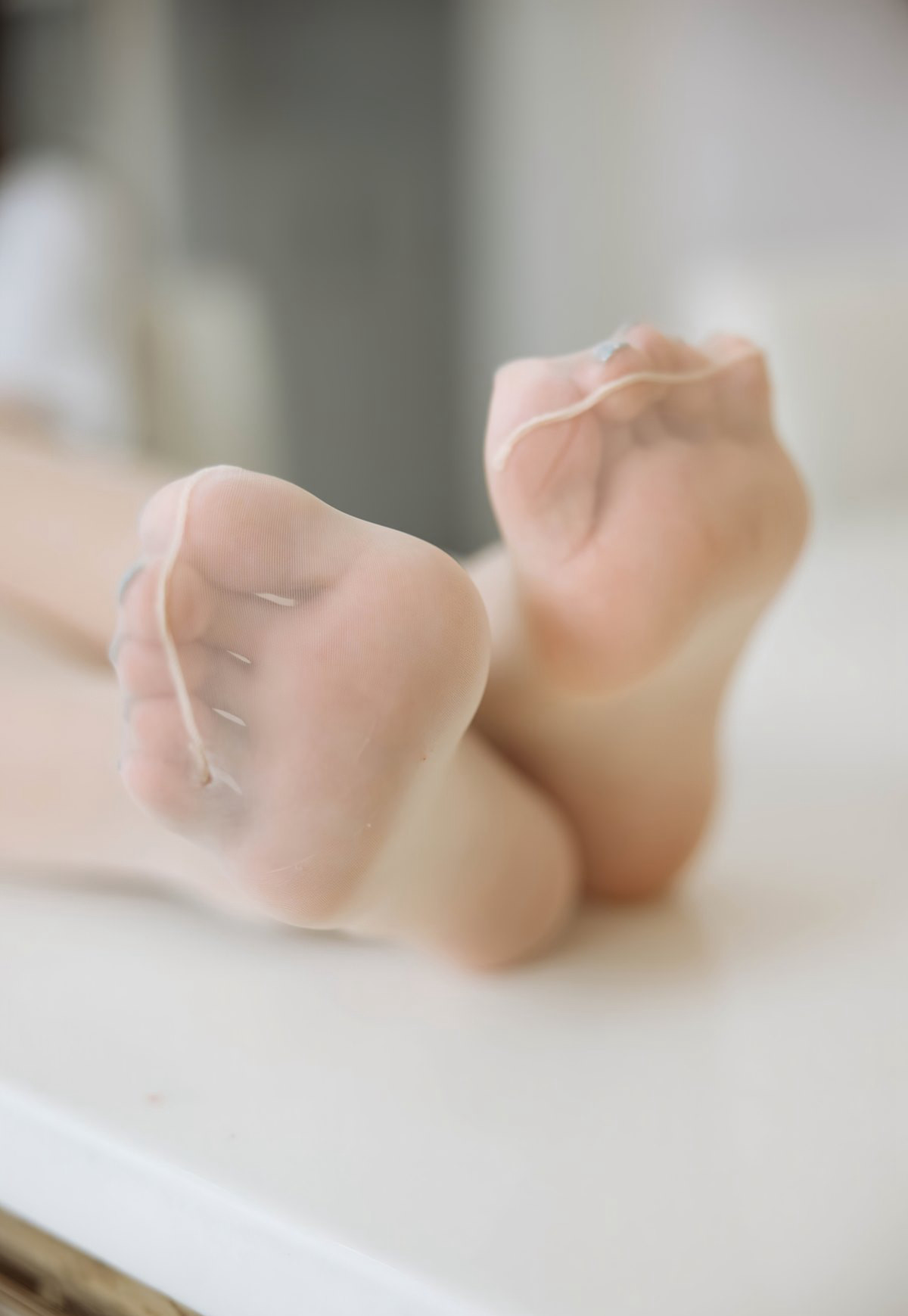 可乐Vicky丰满白嫩大腿性感肉丝玉足高跟性感丝袜无内