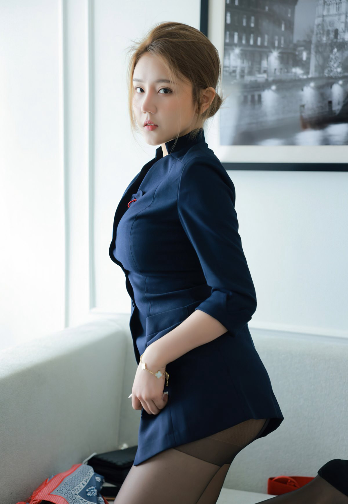 完美高颜值空姐黑丝美少妇白嫩大胸风骚美腿玉足细节大图