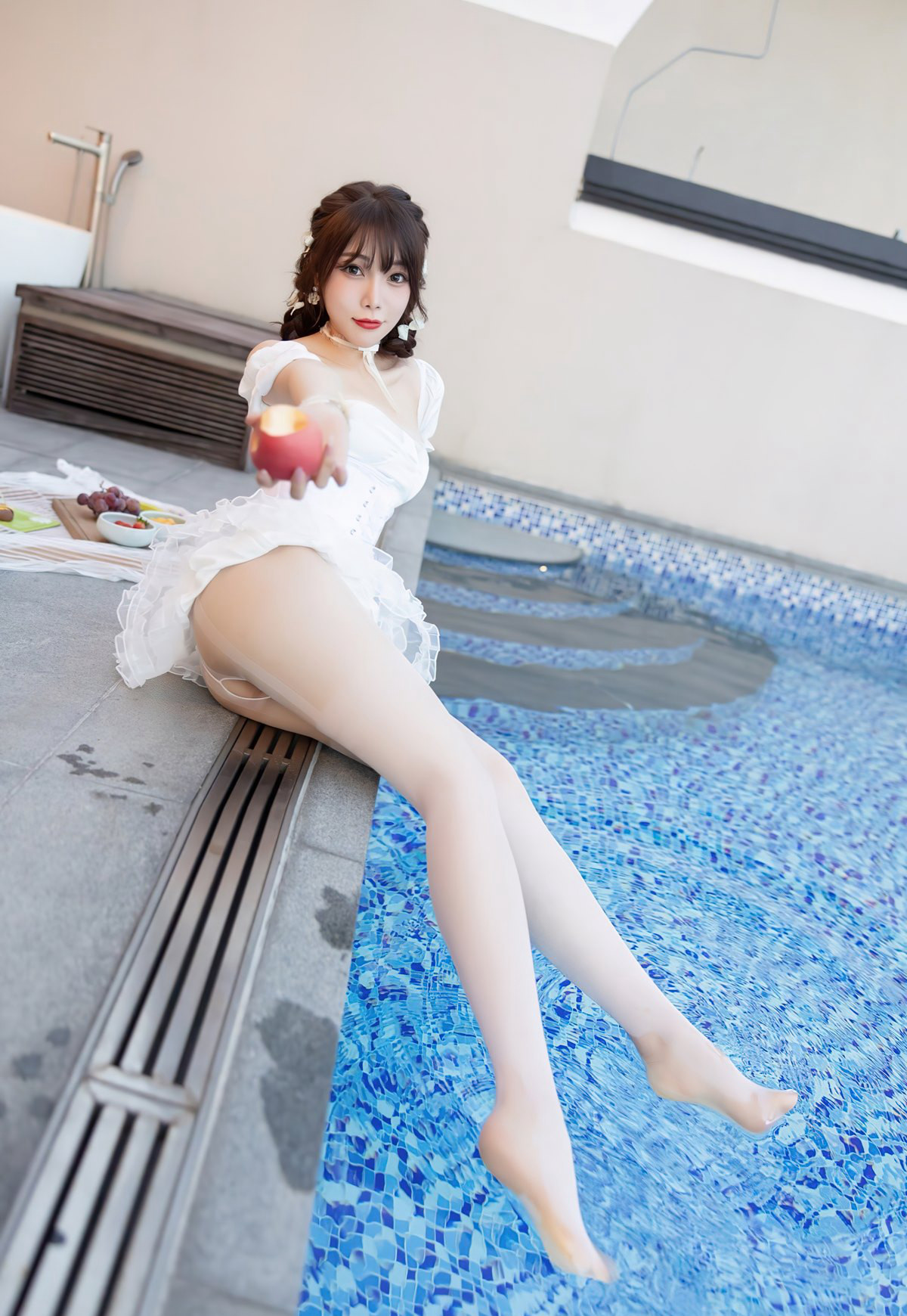 芝芝Booty极品湿身白丝无内高跟美腿丰满大胸湿了的丝袜玉足