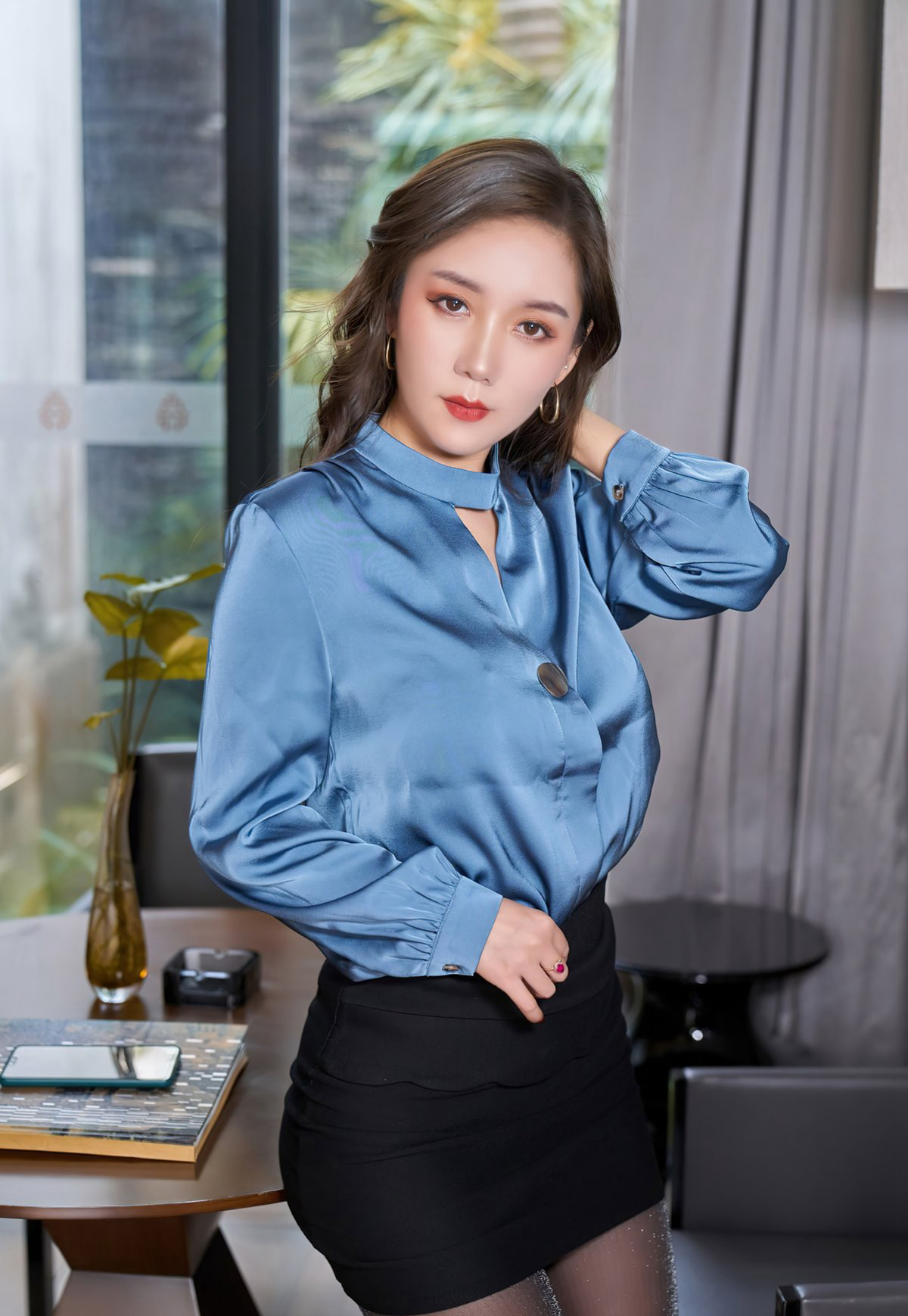 艾静香性感亮光黑丝无内性感短裙高颜值美少妇性感美腿