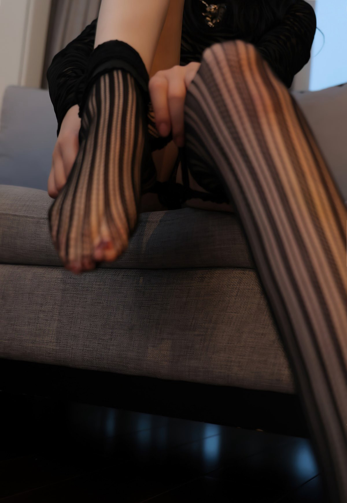 2022风骚美少妇情趣内衣诱惑吊带丝袜极品美腿高翘臀