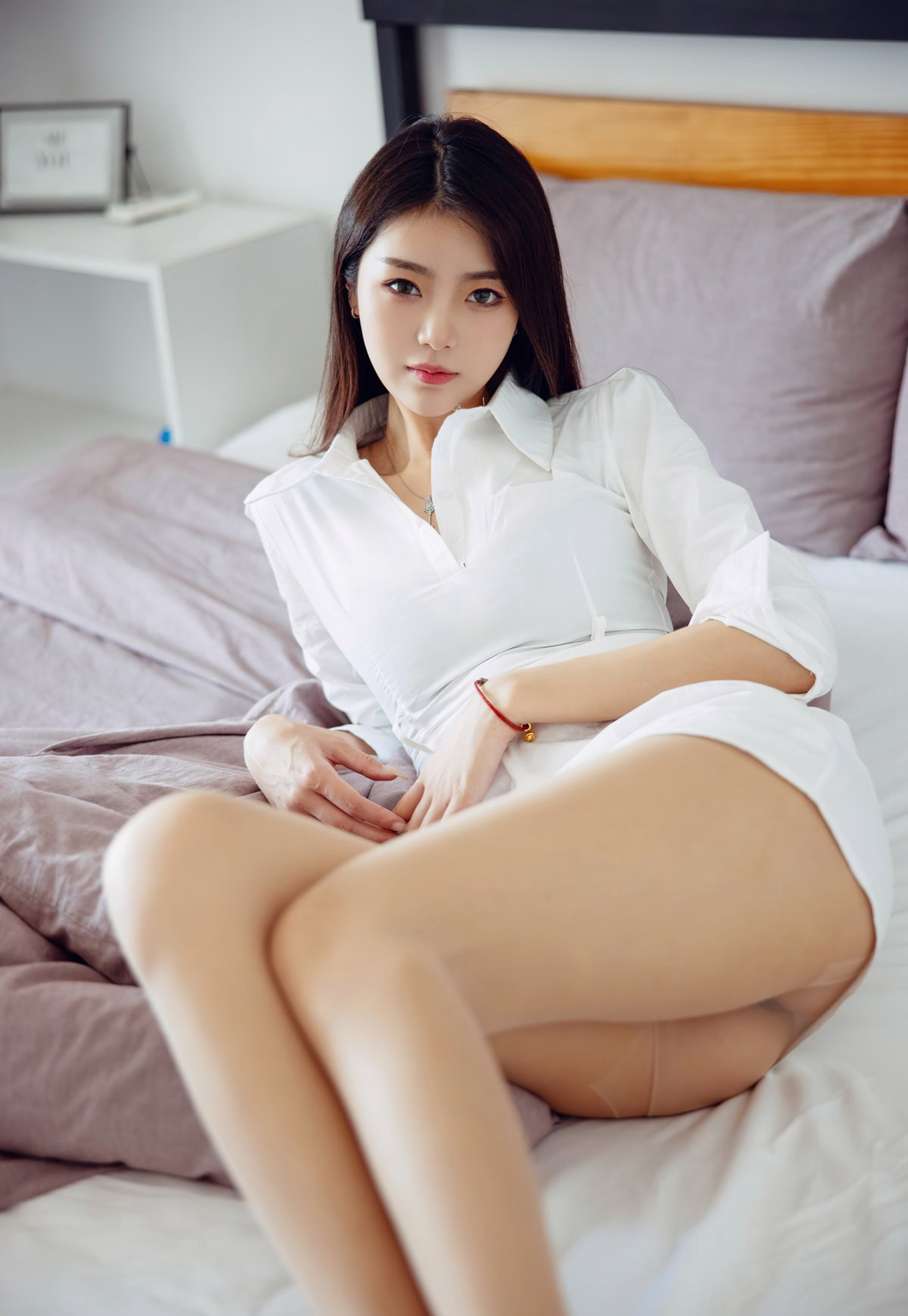 高颜值美少妇可乐Vicky2022高清肉丝玉足丰满美腿