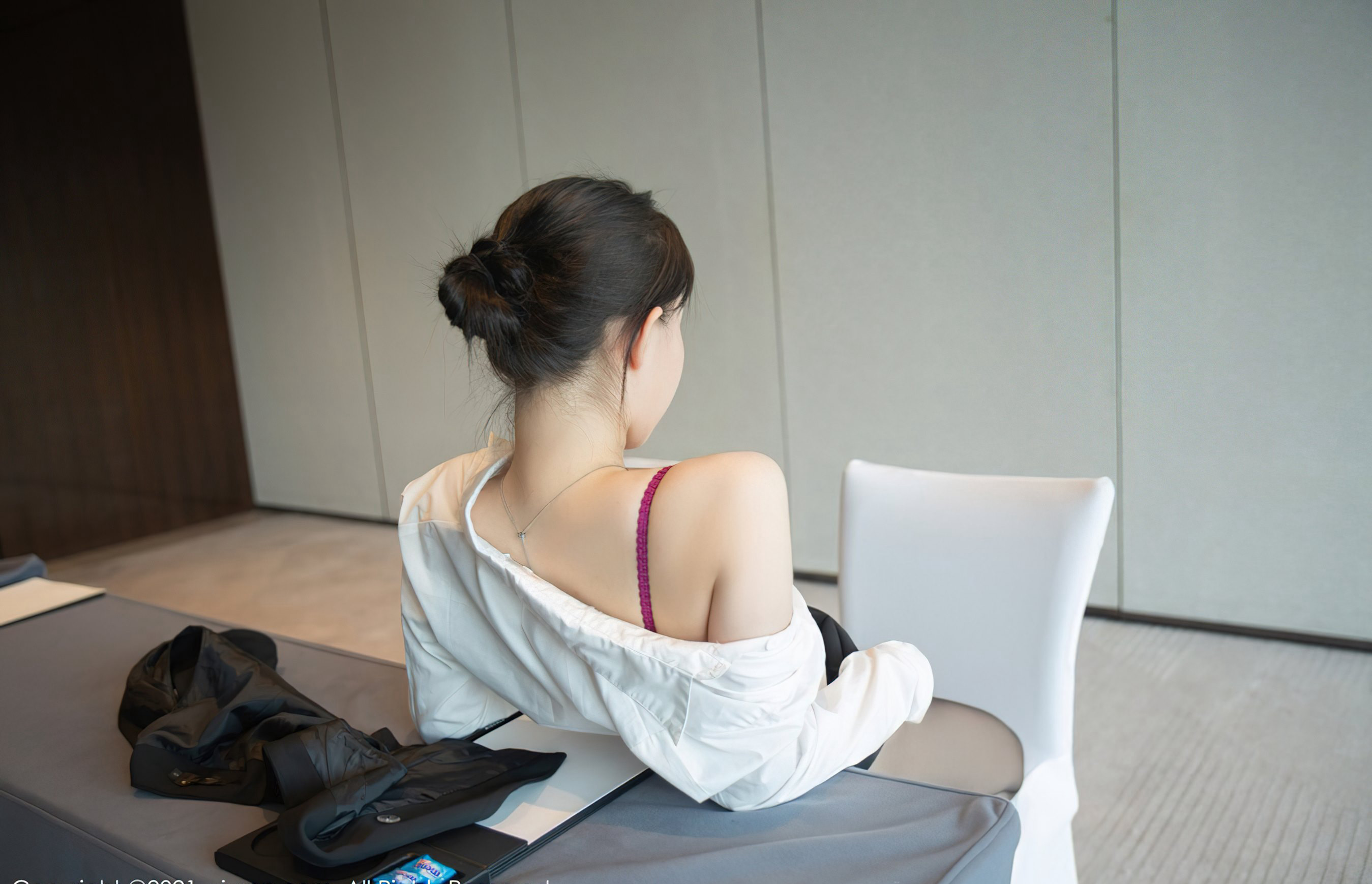 绝色秘书一颗甜蛋黄极致风骚诱惑制服黑丝袜高跟玉足黑丝无内