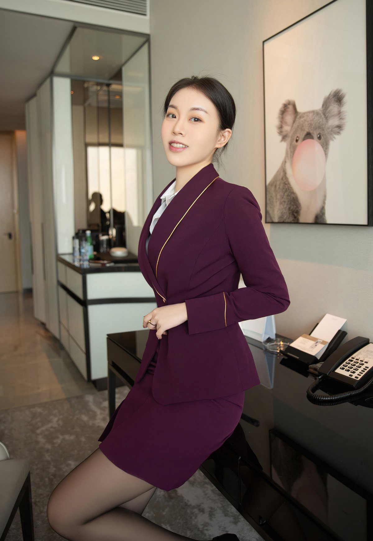 无内黑丝美丽的空姐高级酒店剧情性感玉足美腿制服诱惑