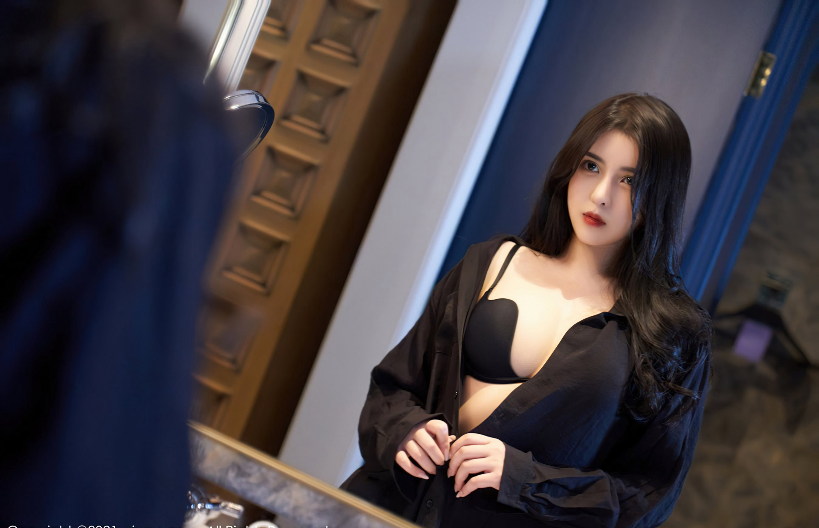 韩静安2022黑丝无内水中脱丝袜诱惑丁字裤丰满丁字裤大圆臀