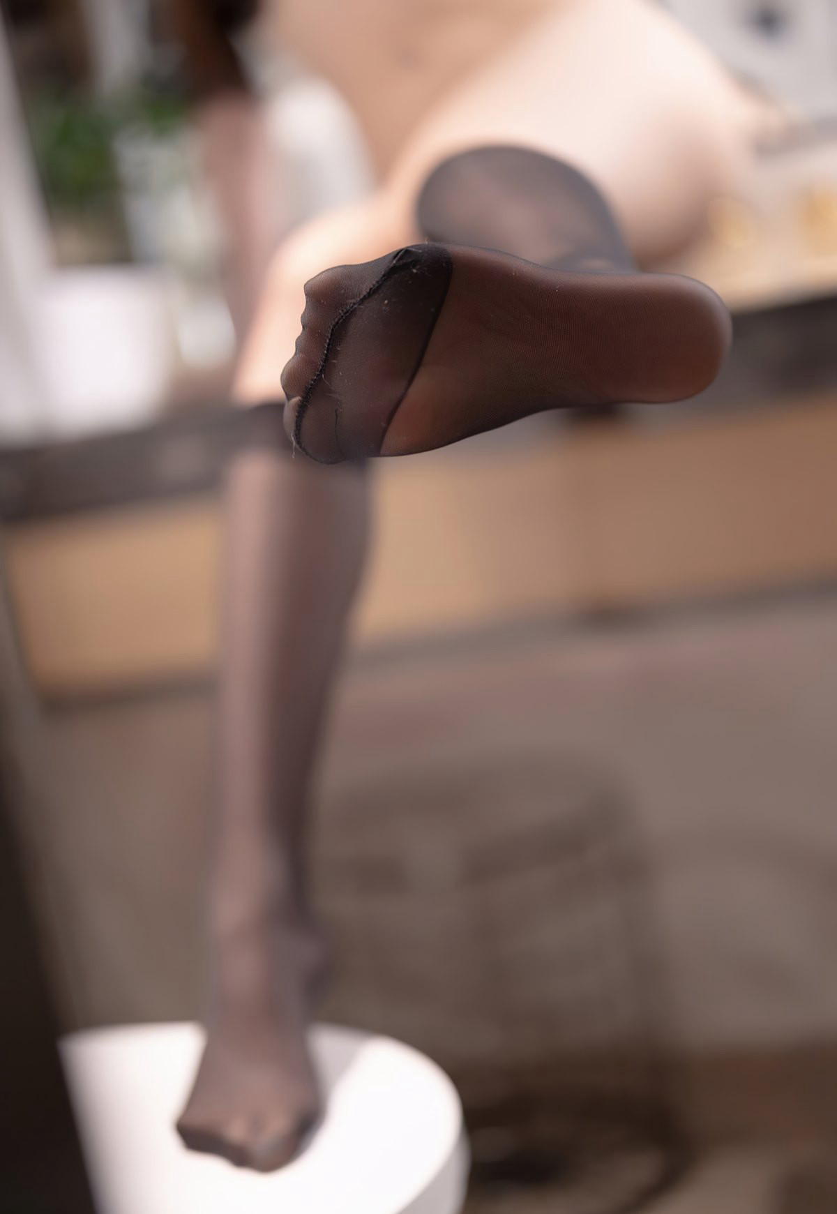 芝芝2022绝美黑丝无内风骚丁字裤酒店撅臀姿势情趣丝袜