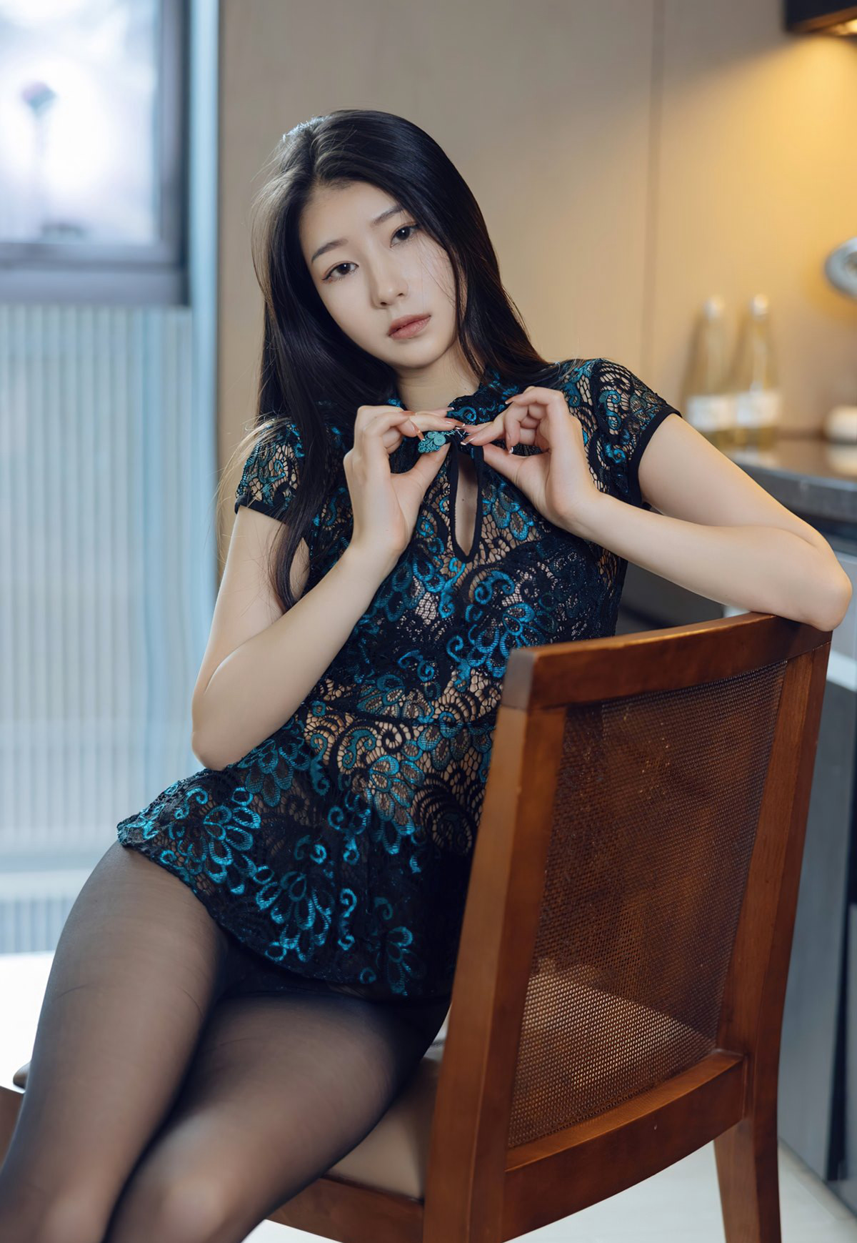 熊小诺黑丝无内性感美腿高跟撅臀诱惑风骚情趣内衣美少妇