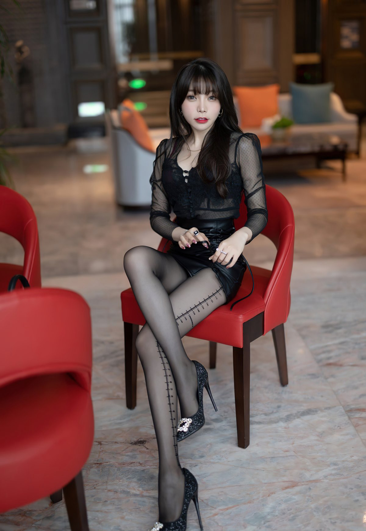 芝芝性感黑丝无内超薄诱惑丝袜美腿性感透明情趣内衣