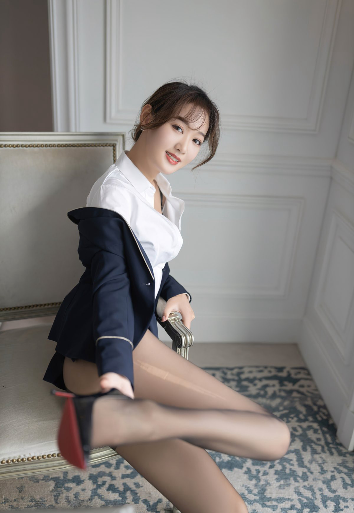 唐安琪性感秘书制服丝袜高跟办公室风骚写真高清套图