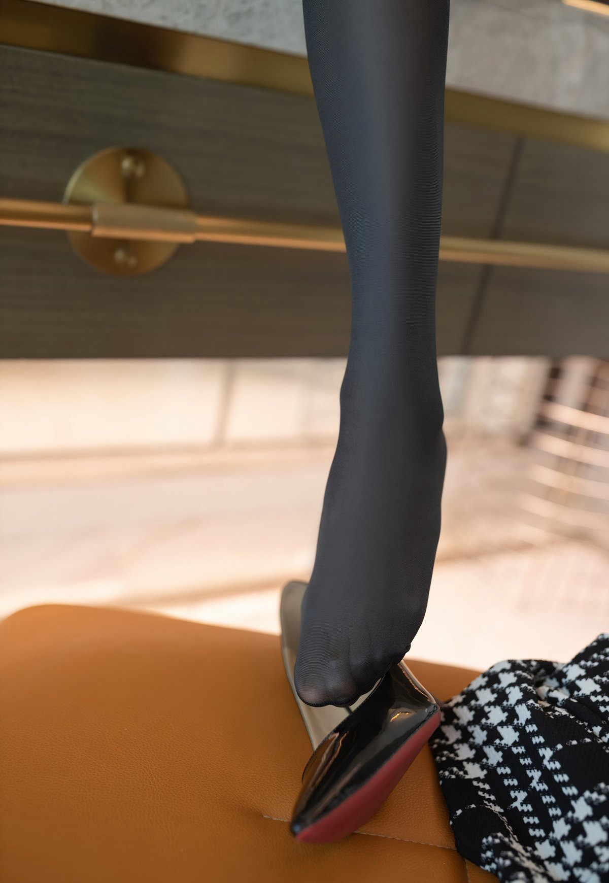 陆萱萱2022极品白嫩裸背诱惑白皙皮肤性感黑丝开裆丝袜