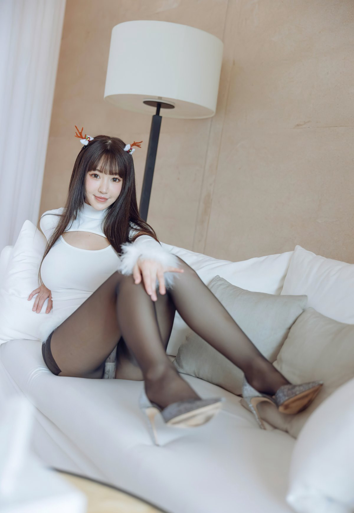 王雨纯风骚极品诱惑裸胸性感黑丝无内诱惑丰满微胖美女