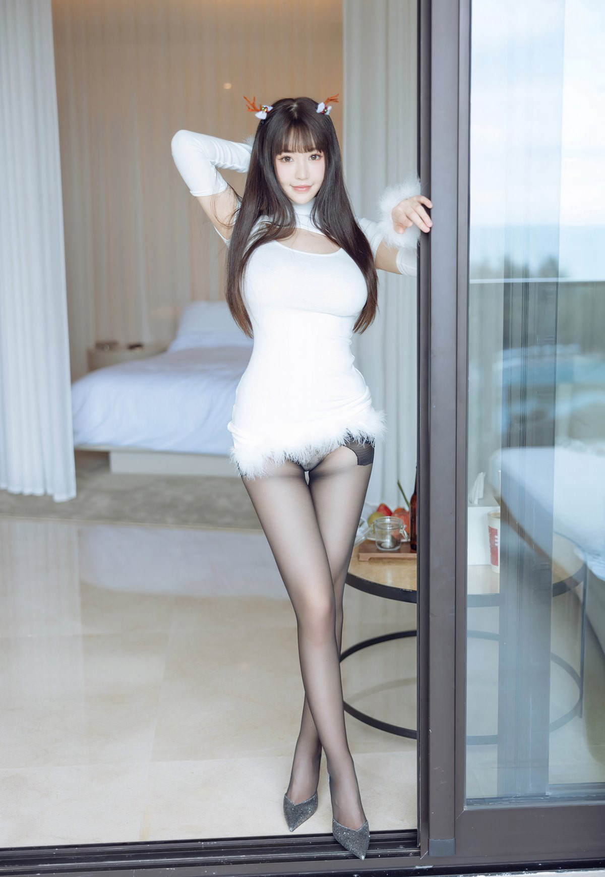 王雨纯风骚极品诱惑裸胸性感黑丝无内诱惑丰满微胖美女