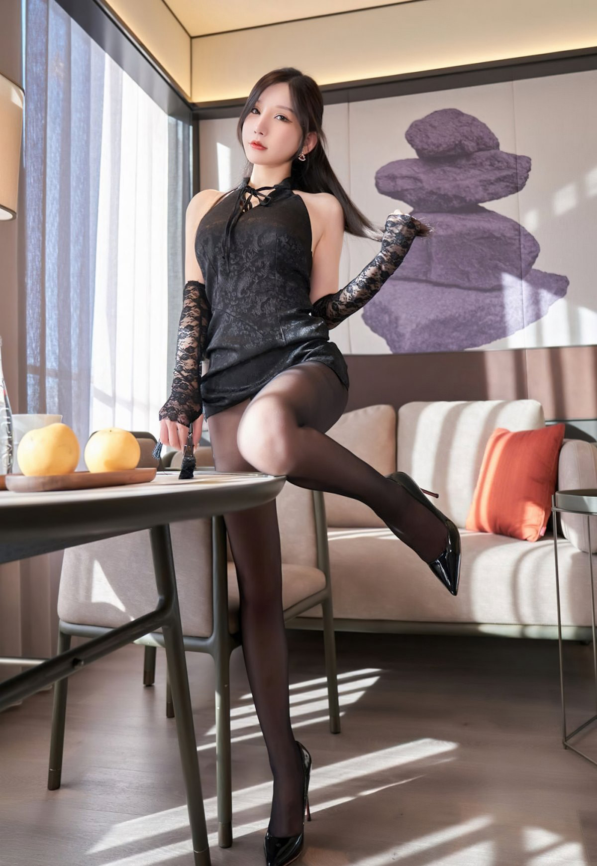 周于希性感黑丝极品裸胸风骚黑丝无内高跟美腿白嫩污图