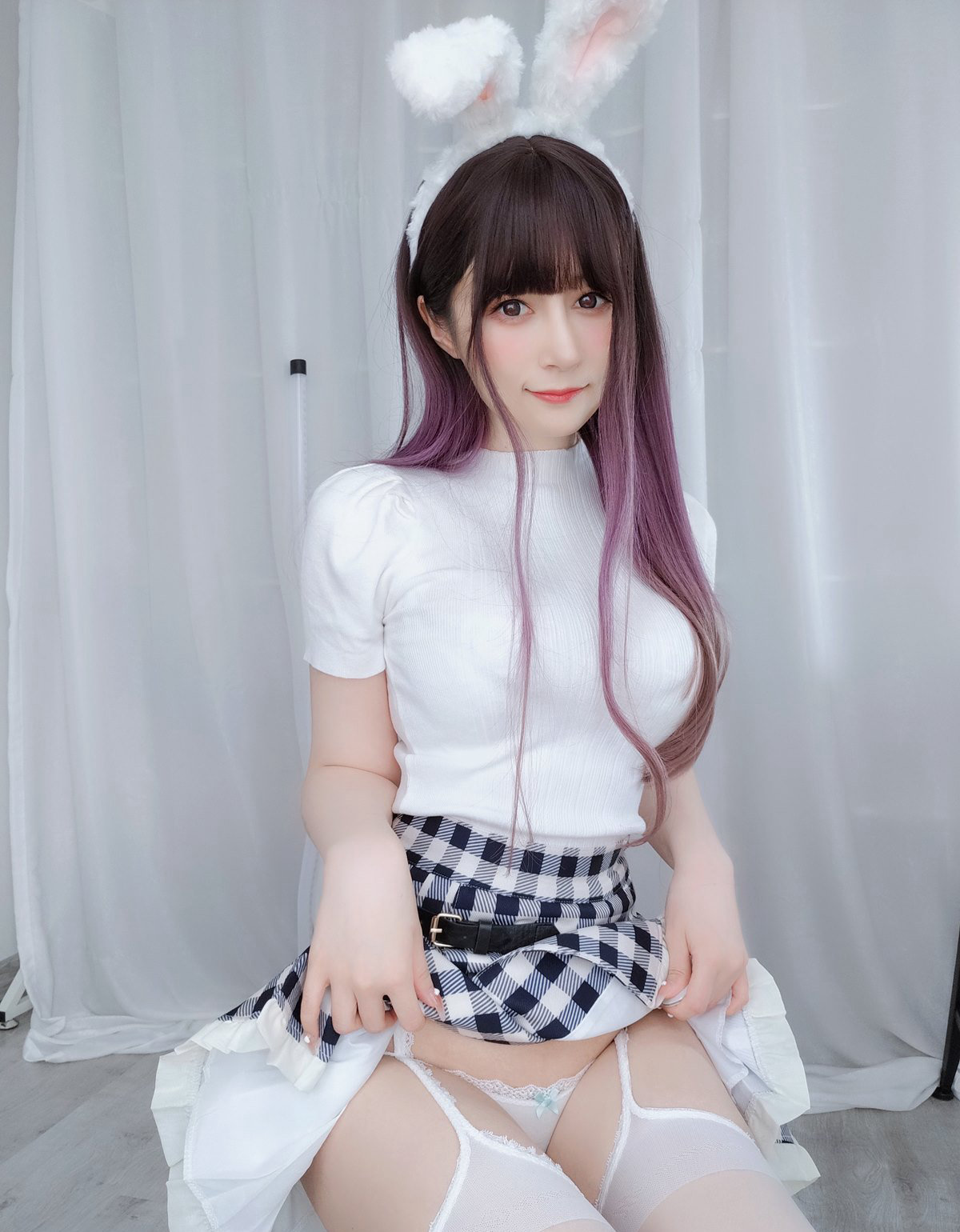 白银81COS兔女郎性感丰满大胸诱惑超污白丝美腿写真集