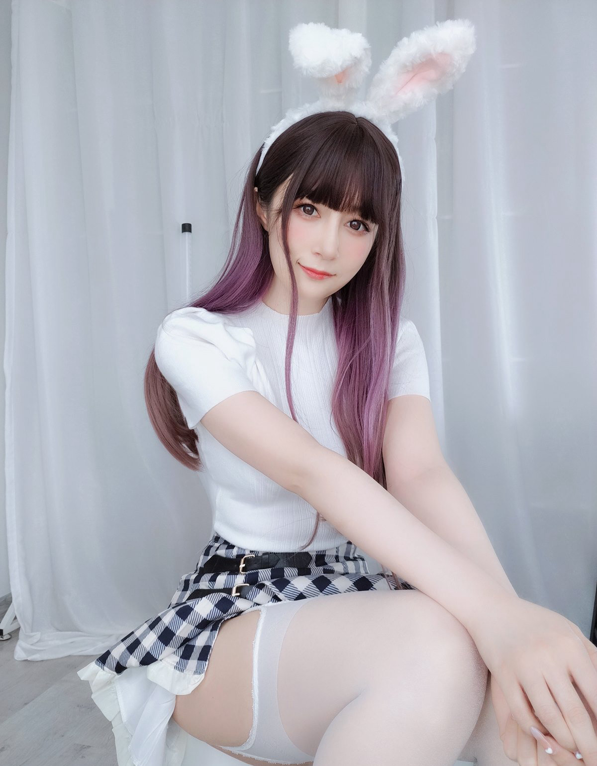 白银81COS兔女郎性感丰满大胸诱惑超污白丝美腿写真集