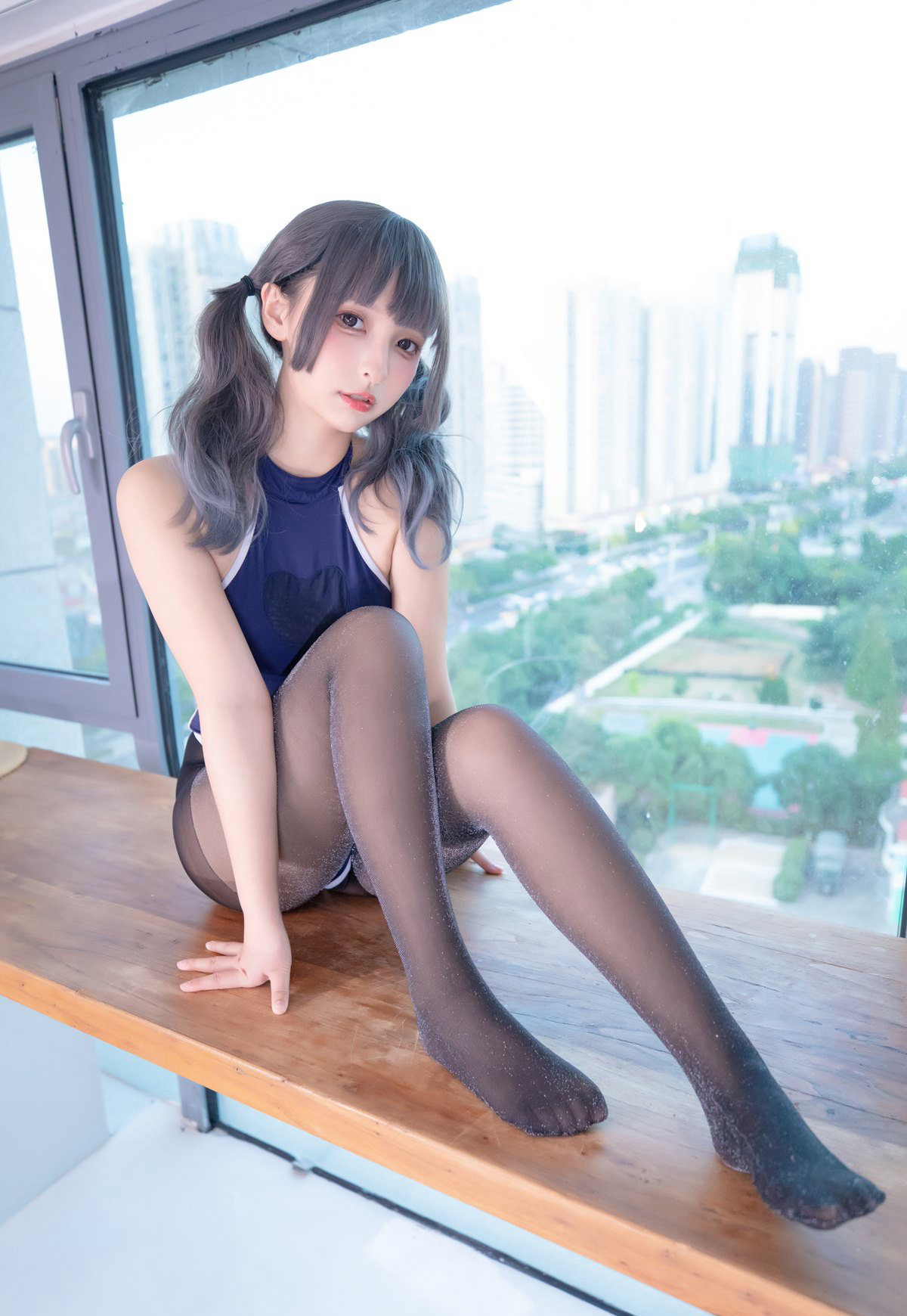 神楽坂真冬2022最新黑丝无内超薄白丝套图超污丝袜写真合集