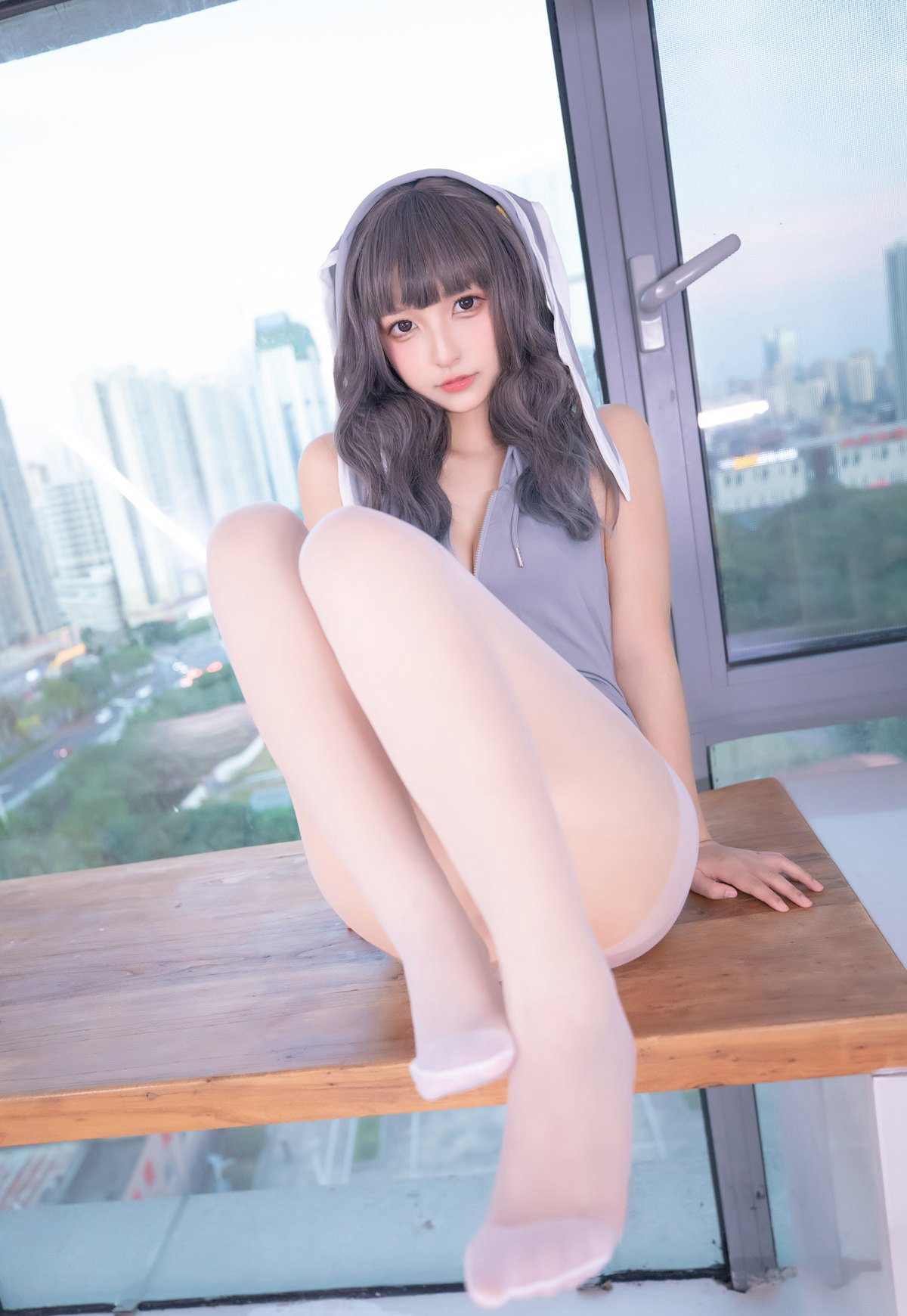 神楽坂真冬2022最新黑丝无内超薄白丝套图超污丝袜写真合集