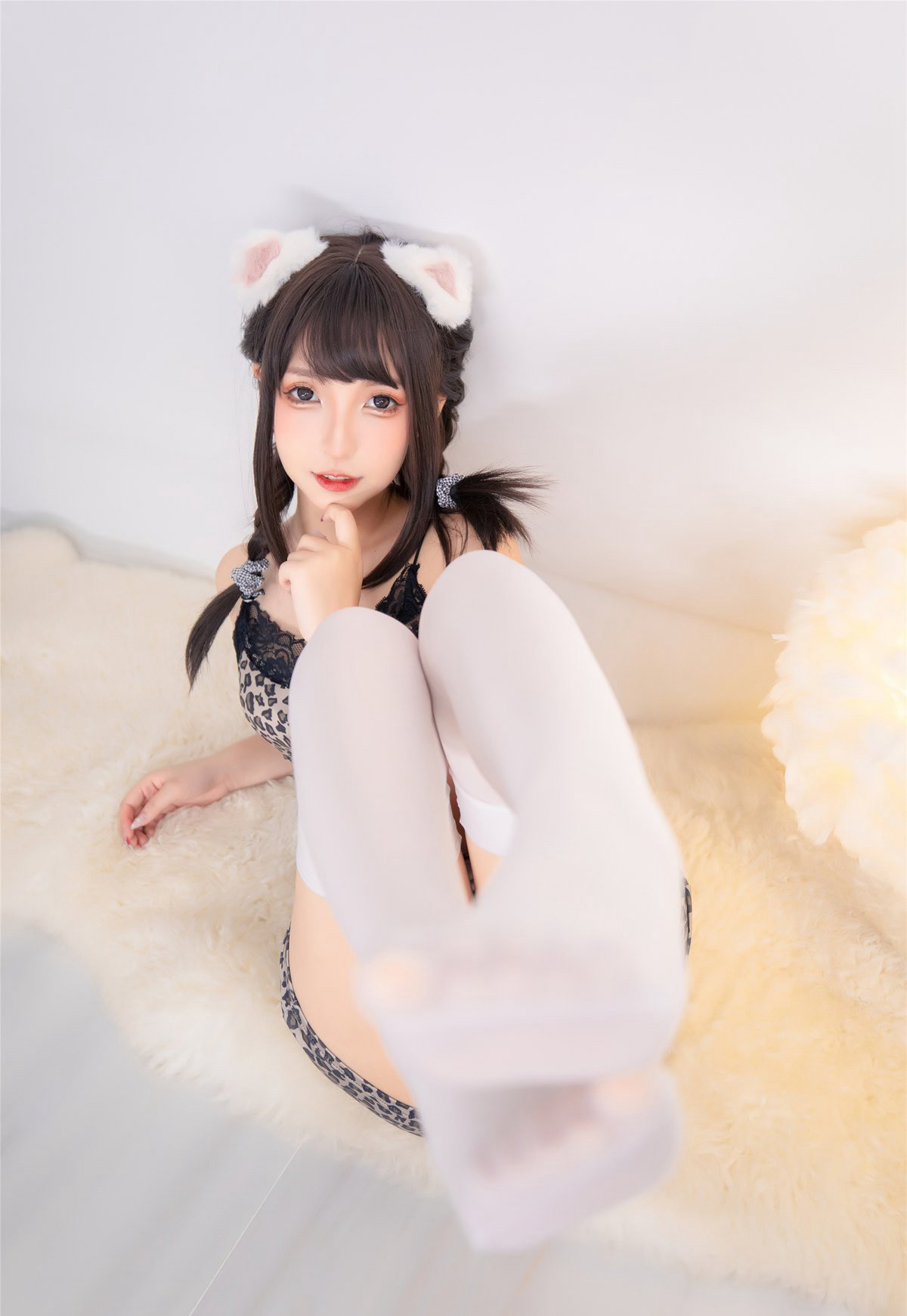 神楽坂真冬2022最新黑丝无内超薄白丝套图超污丝袜写真合集