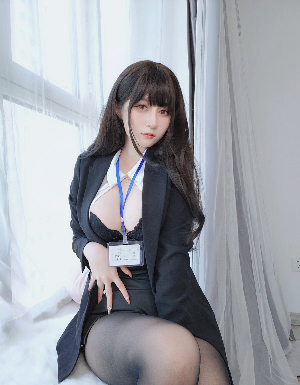 白银81性感JK丰满大胸超污大尺度风骚黑丝袜无内套图写真