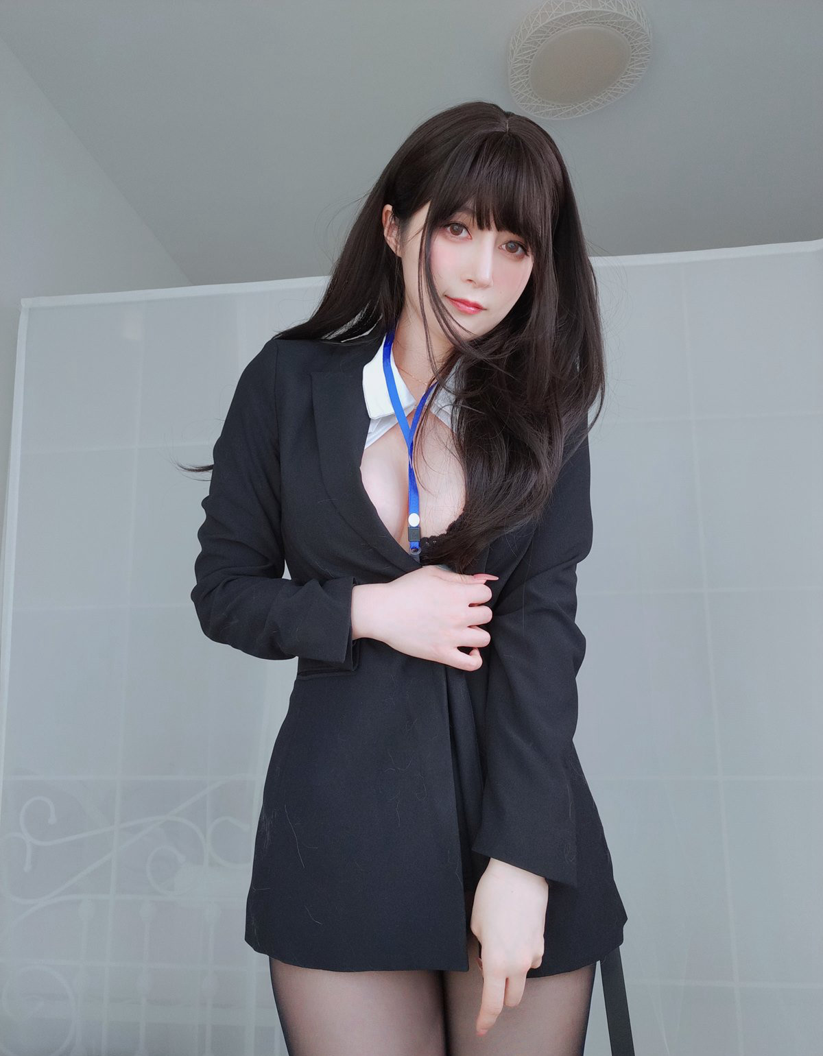 白银81性感JK丰满大胸超污大尺度风骚黑丝袜无内套图写真