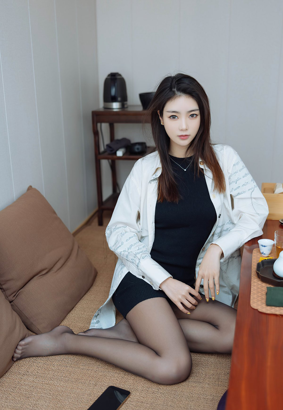 超气质御姐性感黑丝和肉丝风骚美腿白嫩美少妇