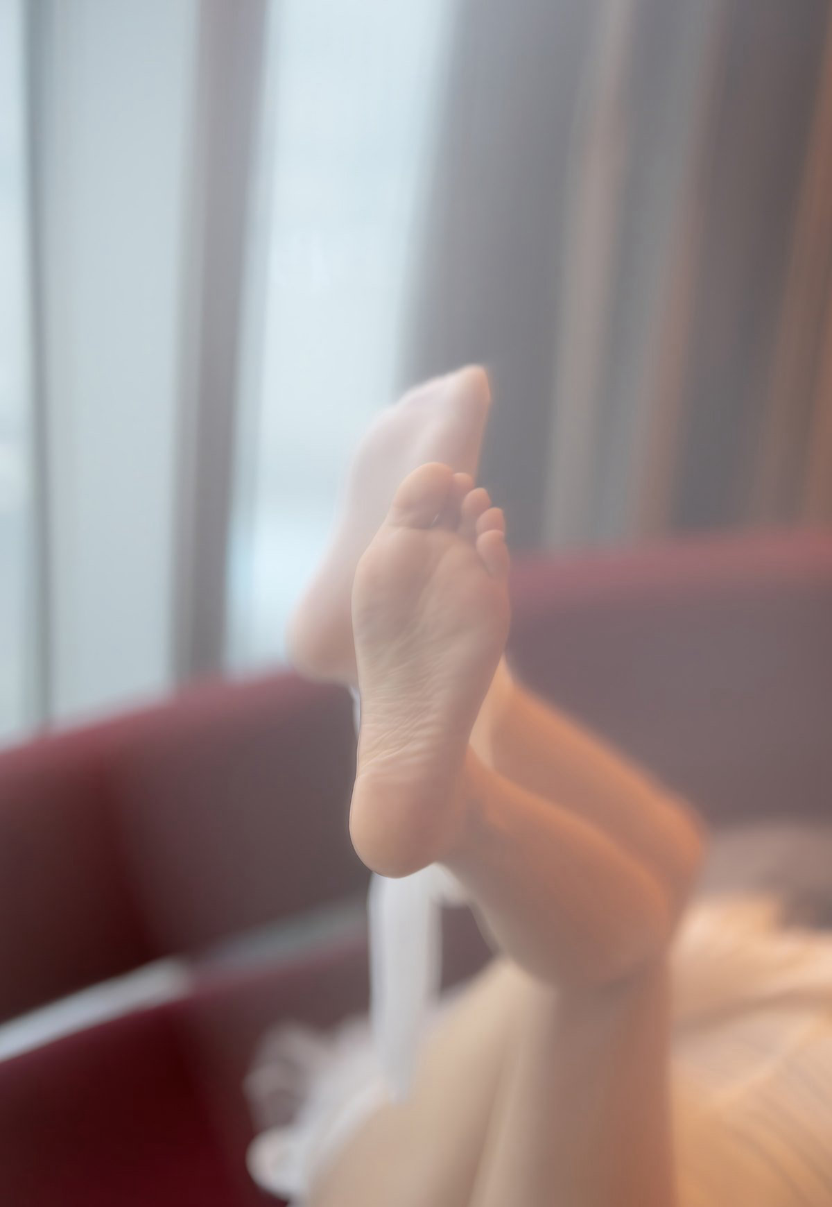 杨晨晨白丝袜美腿高跟性感婚纱写真诱惑白嫩美腿裸胸超污套图