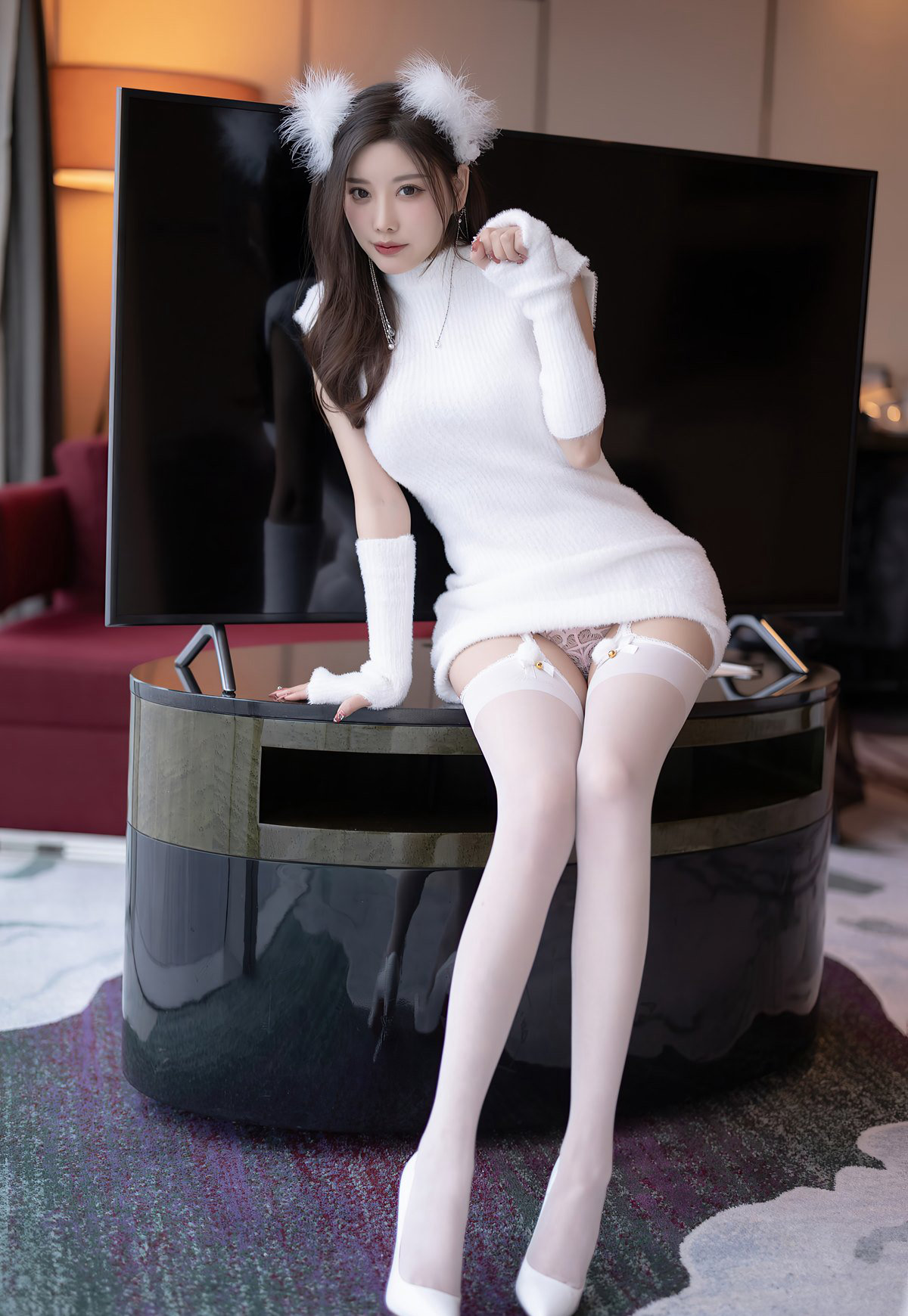 杨晨晨白丝美腿高跟诱惑丰满美臀丁字裤美腿丰满身材2022高清套图