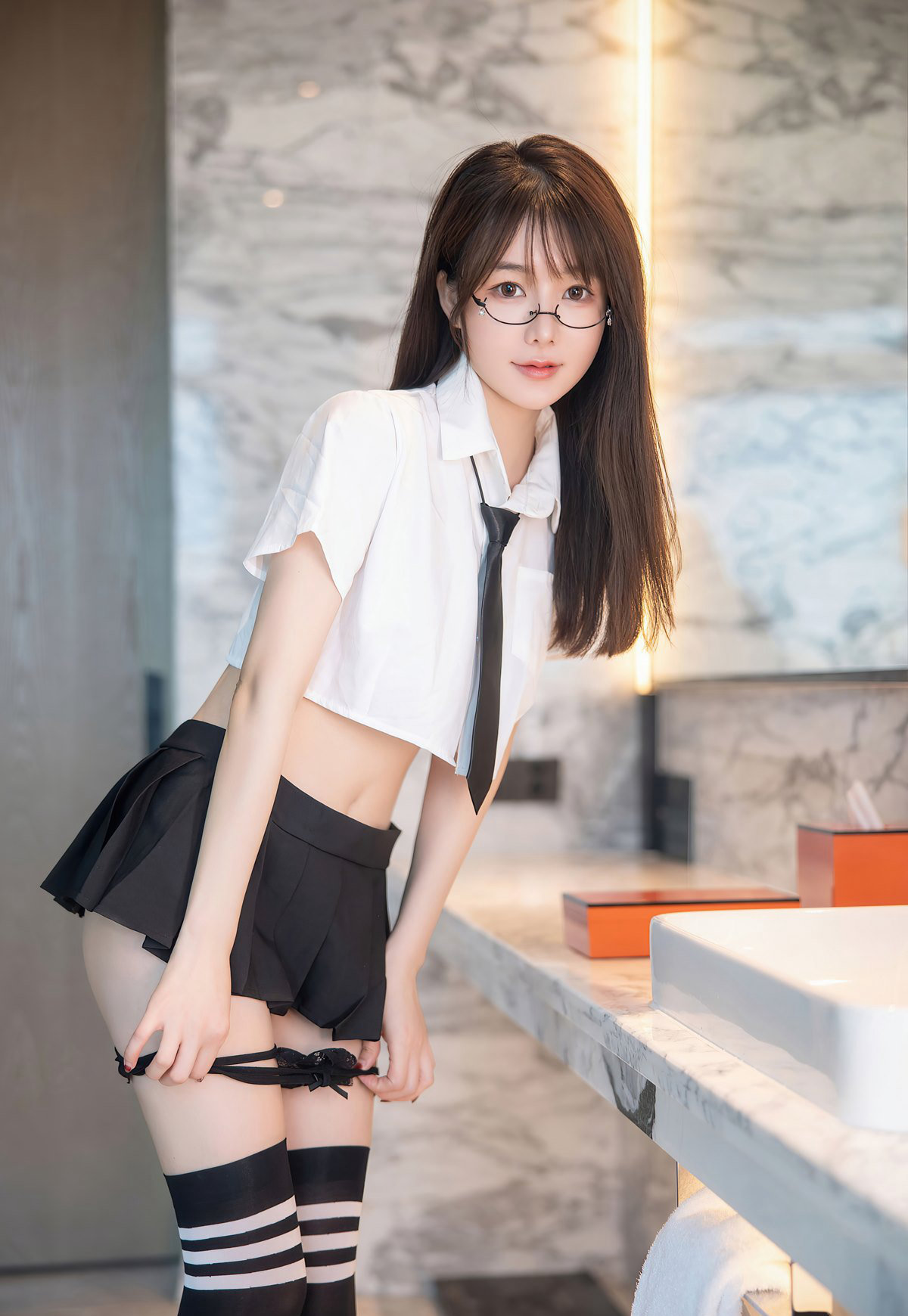 美女无圣光激情诱惑浴室美腿丰满大胸写真性感女老师