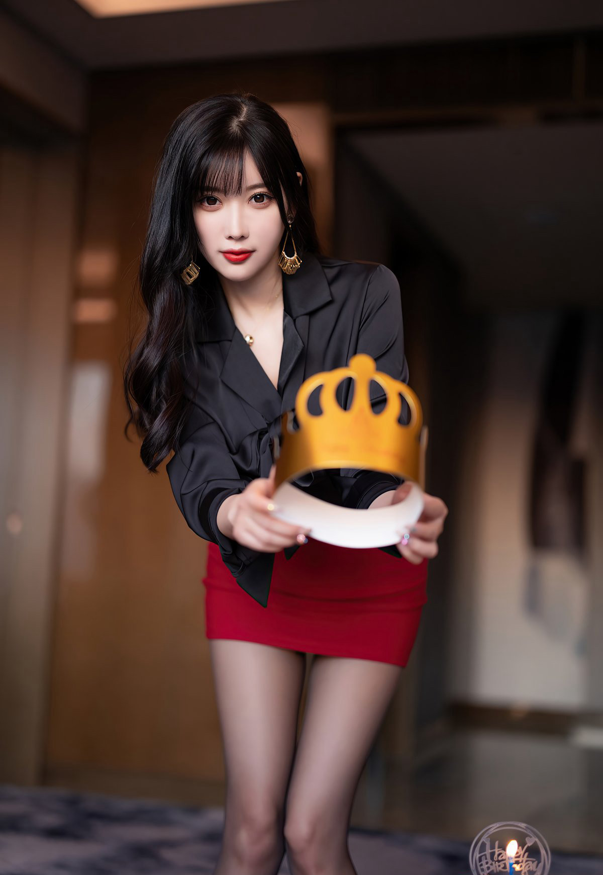 杨晨晨高级酒店过生日性感翘臀美女图片美乳裸身美女