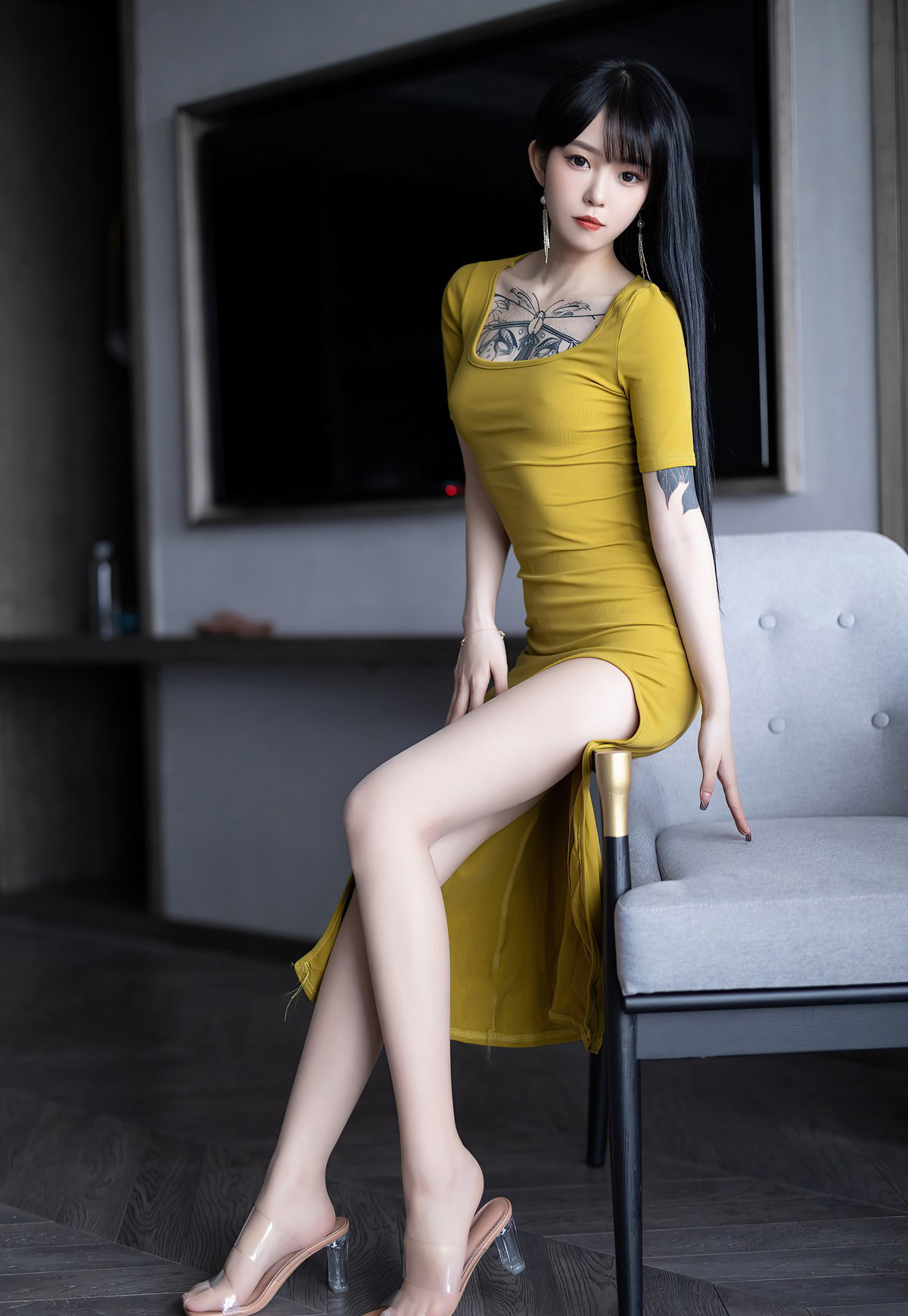 亚洲丝袜美腿美女18p办公室里肉丝无内丝袜高跟秘书