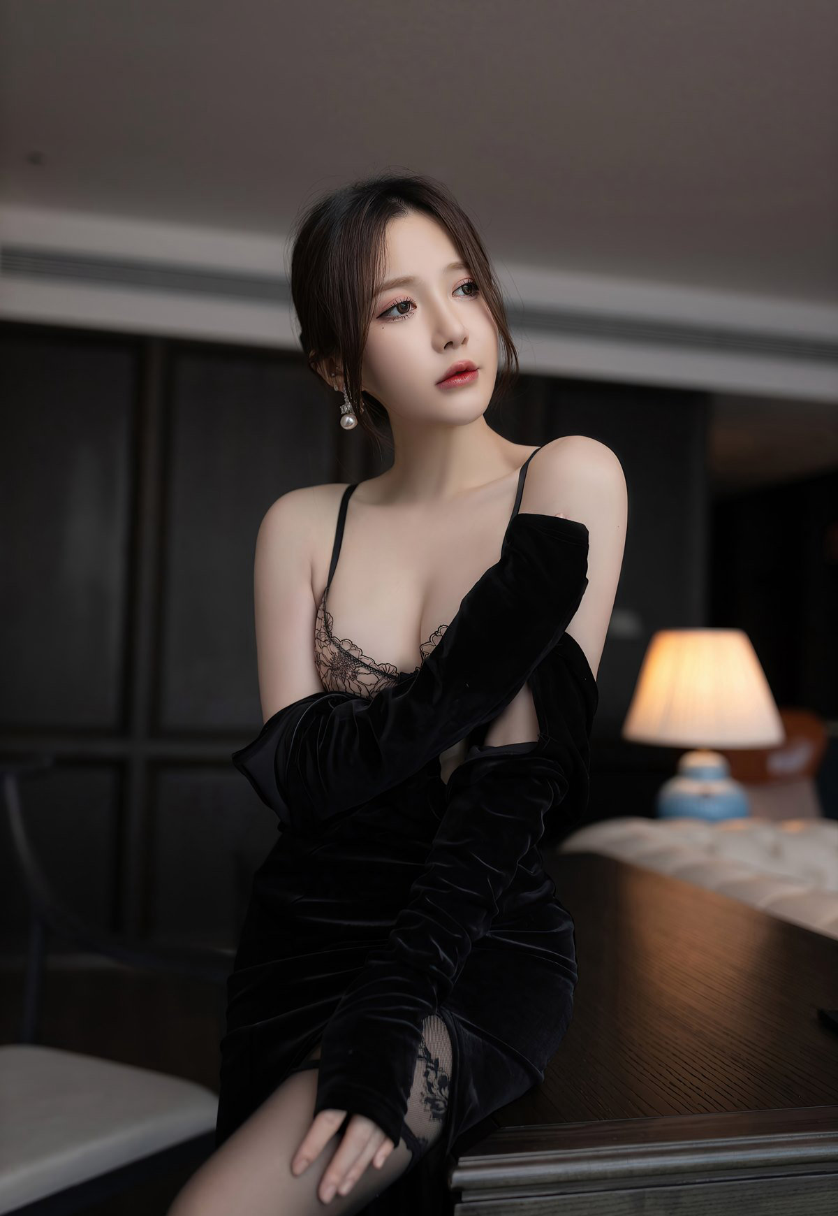 美女少妇诱人尤物私密高跟丝袜秘书在办公室