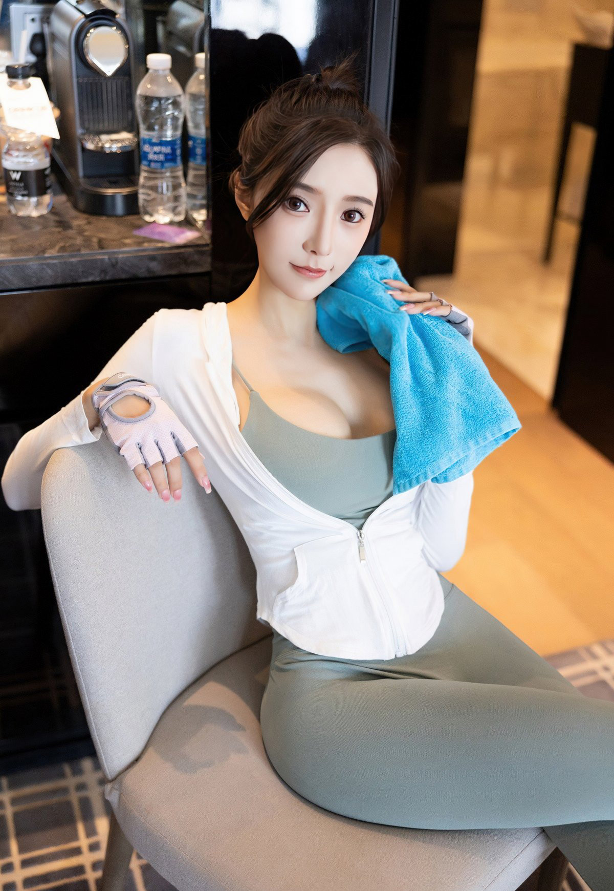 性感美女女131王馨瑶健身紧身裤性感丁字裤白嫩美臀