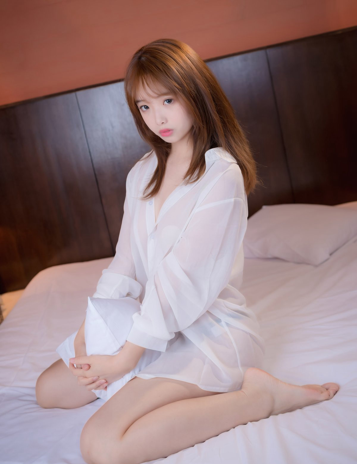 雯妹不讲道理大尺度超污白嫩胸部性感cosplay