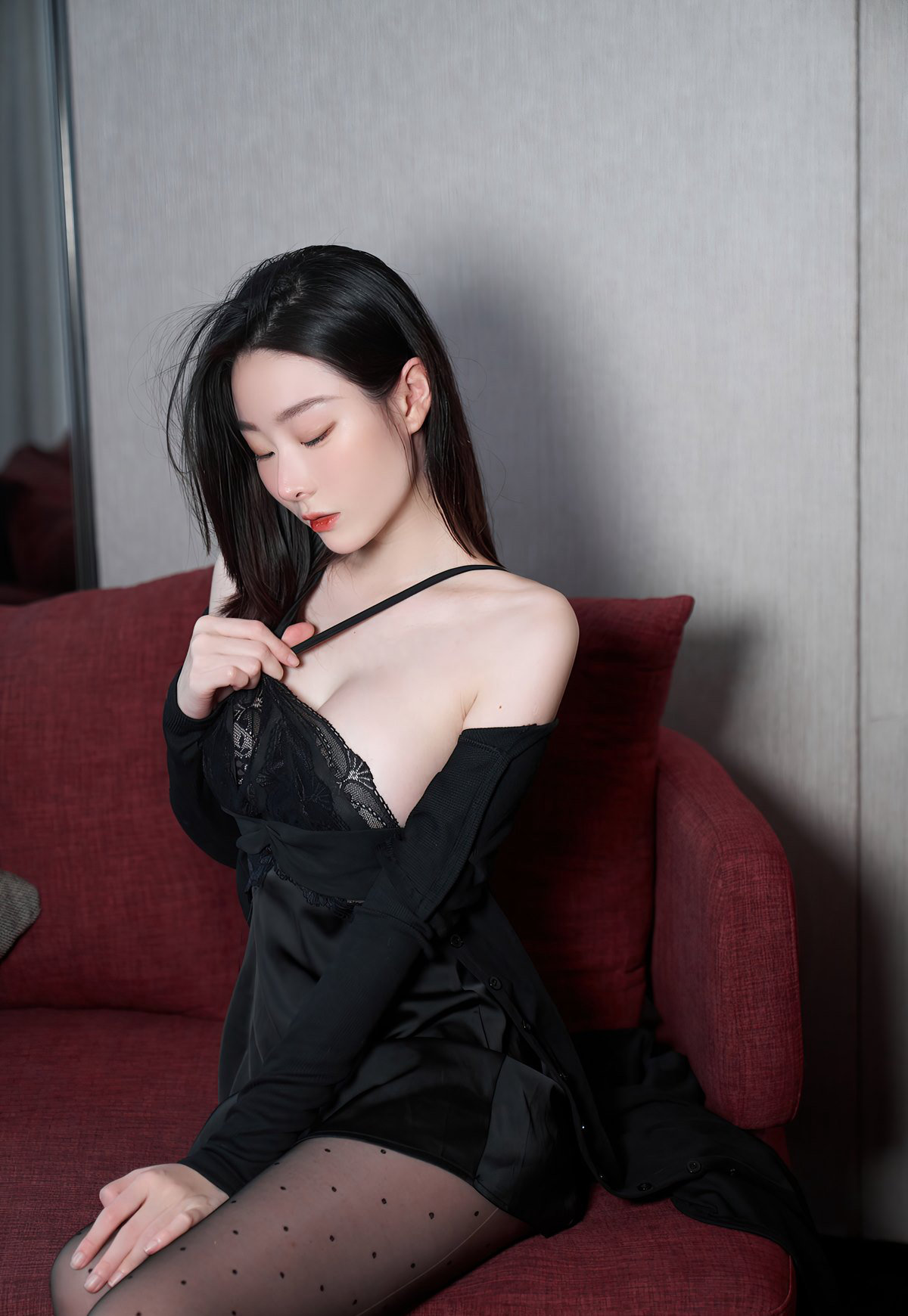 韩国风俗媚娘黑丝极品白皙皮肤丝袜无内美女污污的图片