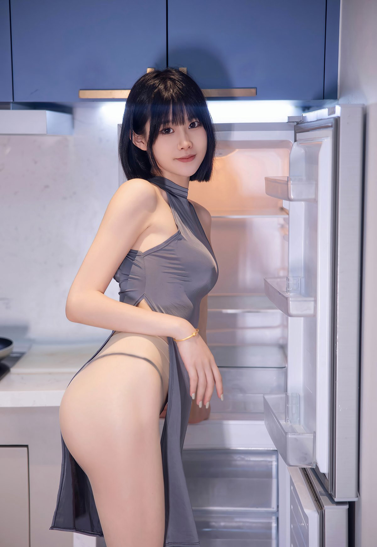 性感cosplay厨娘在线做饭风骚女仆大尺度私房照
