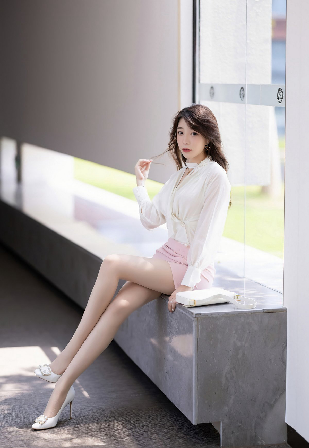 ol丝袜高跟秘书在线图片老师穿着旗袍肉色丝袜