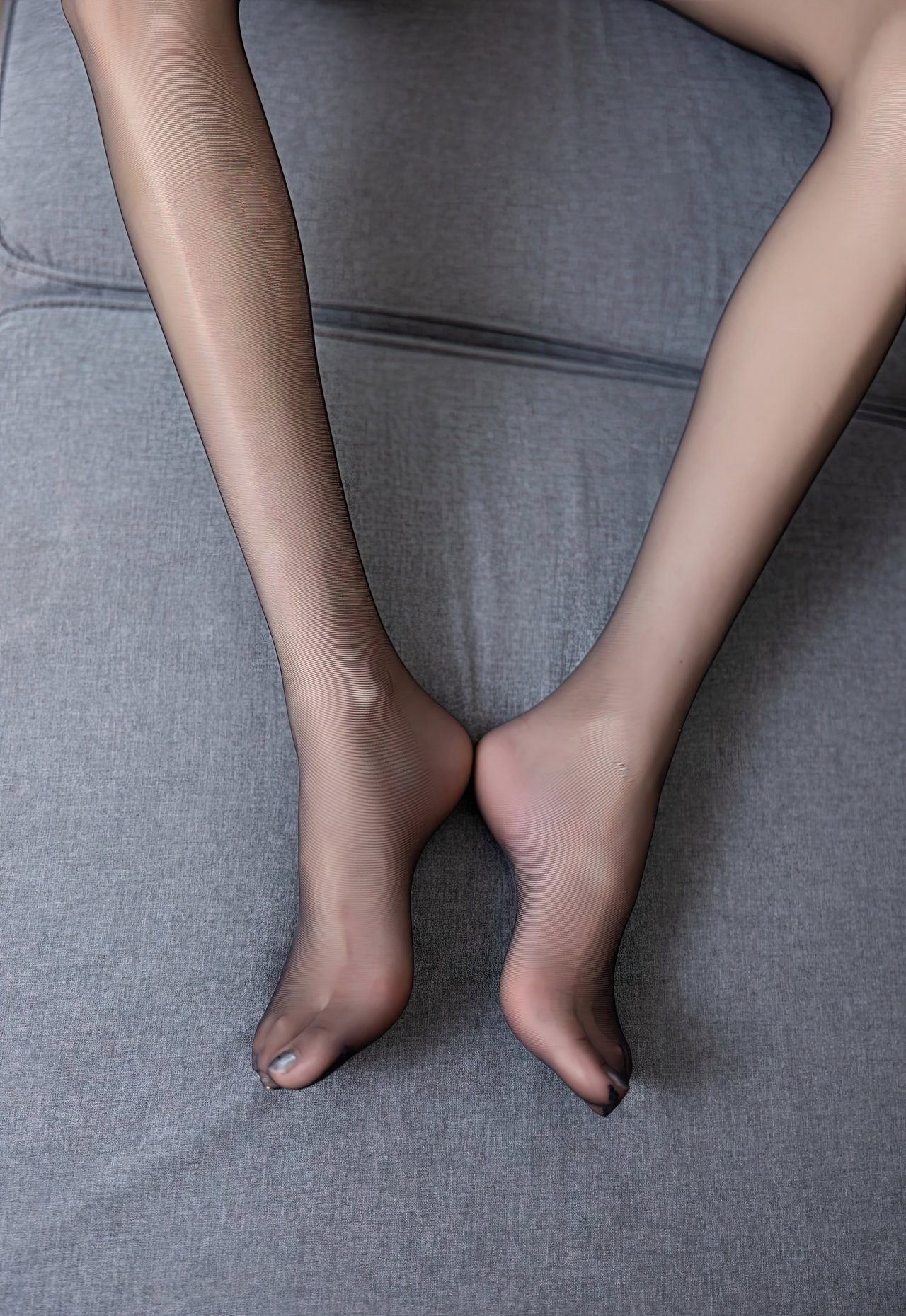 大胆女人黑丝高跟玉足激情的丝袜麻麻亚洲美女图库