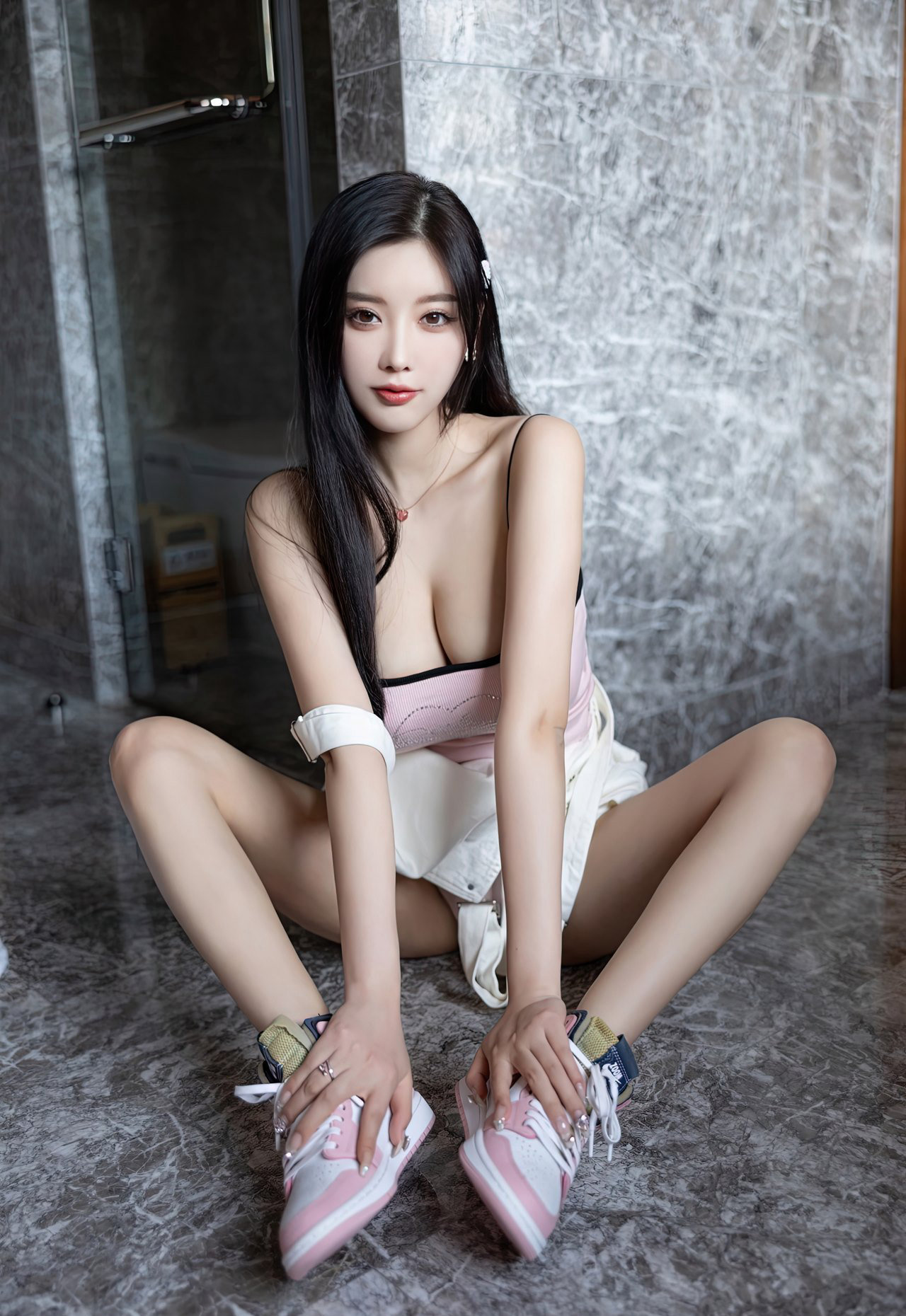 杨晨晨2023家中性感美女诱惑女生的隐私照片