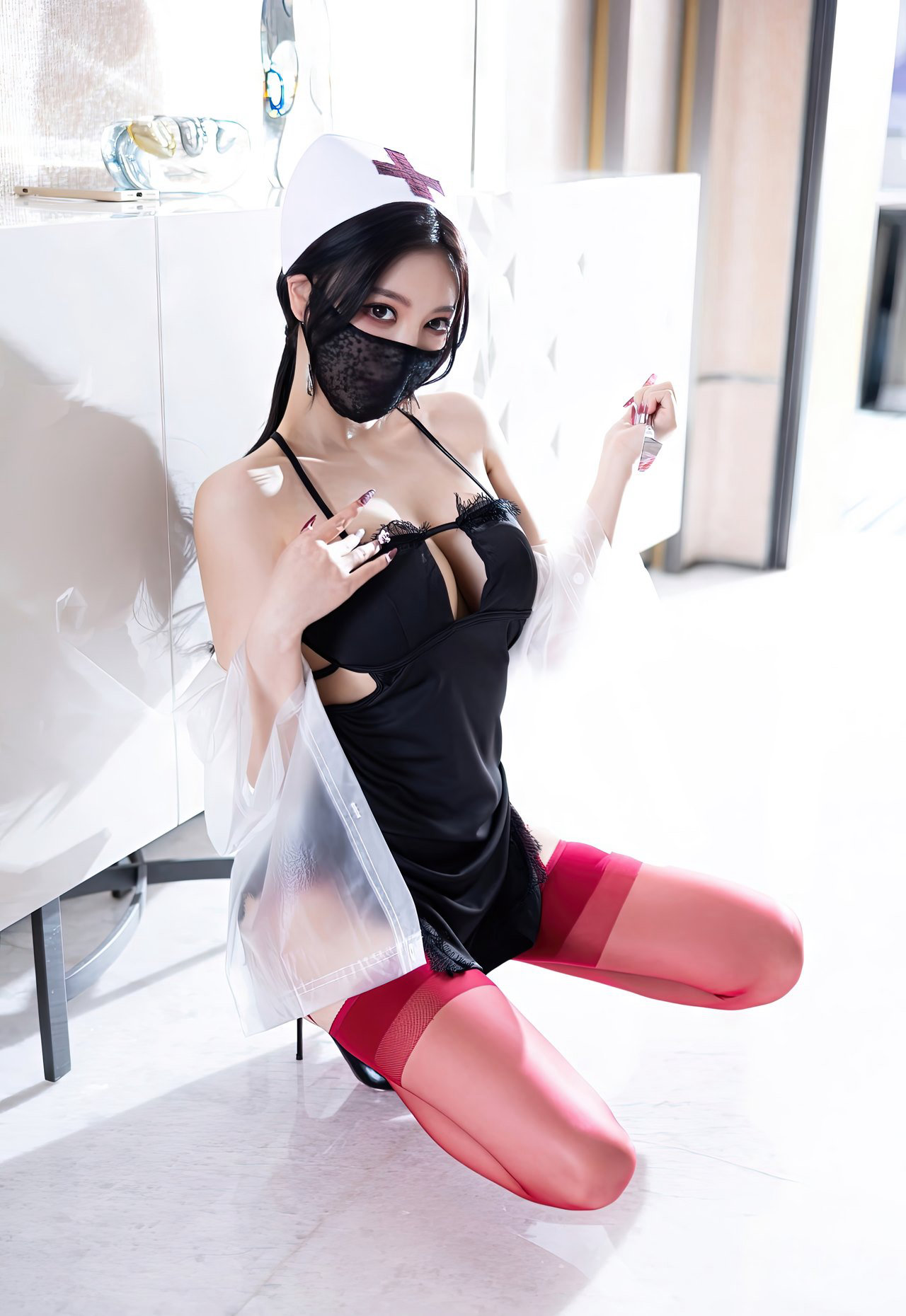 红丝袜美腿高跟杨晨晨性感护士装治疗你的一切尤物视频在线