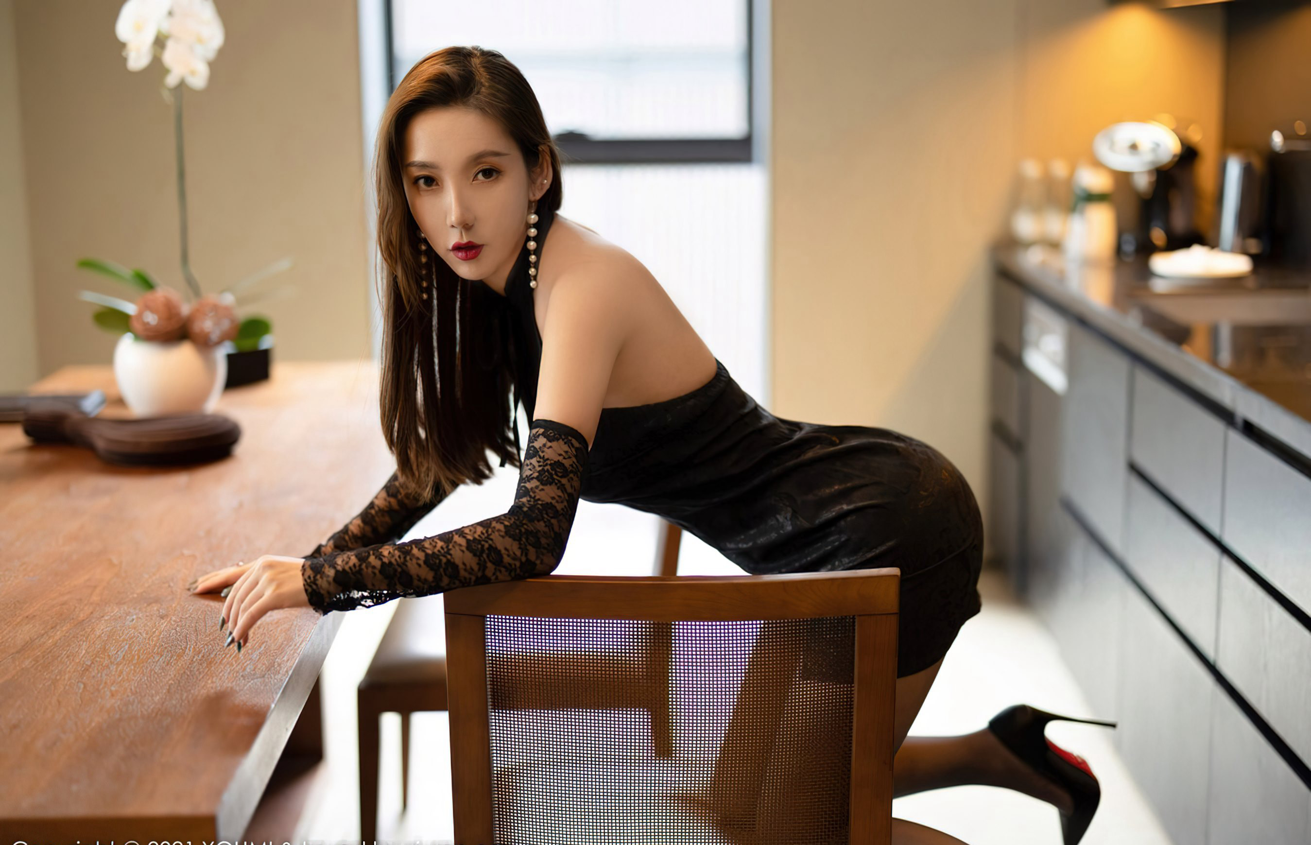 艾静香巨乳黑丝袜高跟个人写真私房教师的诱惑